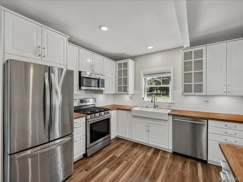 172 Mt Joy Road, Middletown, NY, 3 Bedrooms Bedrooms, 6 Rooms Rooms,1 BathroomBathrooms,Residential,For Rent,Mt Joy,0,1036444 172 Mt Joy Road, Middletown, NY, 3 Bedrooms Bedrooms, 6 Rooms Rooms,1 BathroomBathrooms,Residential,For Rent,Mt Joy,0,1036444
