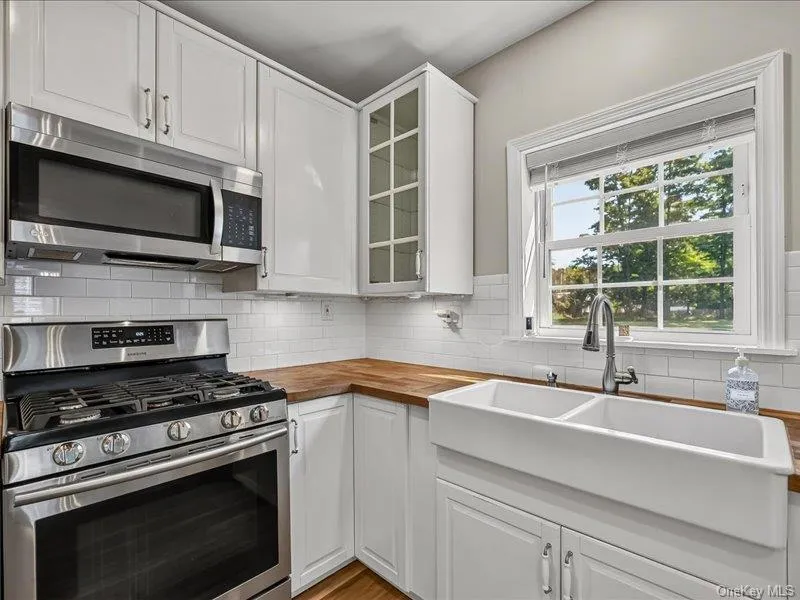 172 Mt Joy Road, Middletown, NY, 3 Bedrooms Bedrooms, 6 Rooms Rooms,1 BathroomBathrooms,Residential,For Rent,Mt Joy,0,1036444 172 Mt Joy Road, Middletown, NY, 3 Bedrooms Bedrooms, 6 Rooms Rooms,1 BathroomBathrooms,Residential,For Rent,Mt Joy,0,1036444