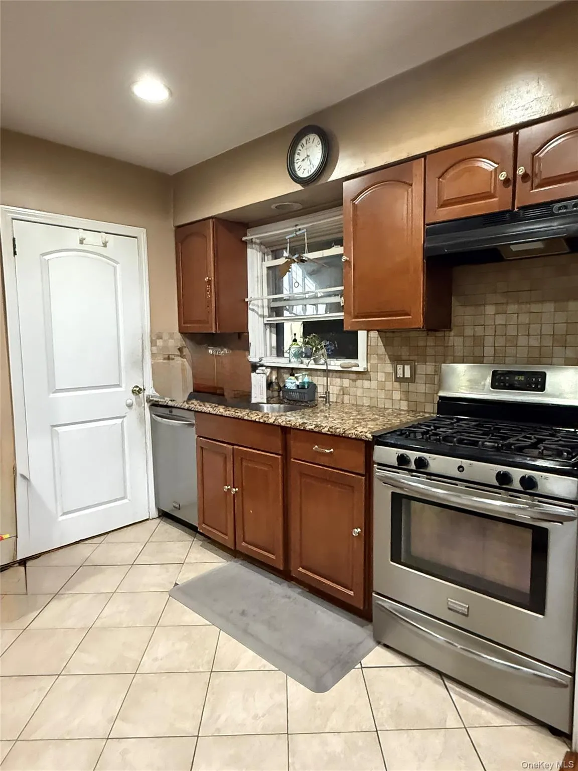 71 Ribbon Street, Hempstead, NY, 4 Bedrooms Bedrooms, 8 Rooms Rooms,1 BathroomBathrooms,Residential Lease,For Rent,Ribbon,0,1036445 71 Ribbon Street, Hempstead, NY, 4 Bedrooms Bedrooms, 8 Rooms Rooms,1 BathroomBathrooms,Residential Lease,For Rent,Ribbon,0,1036445