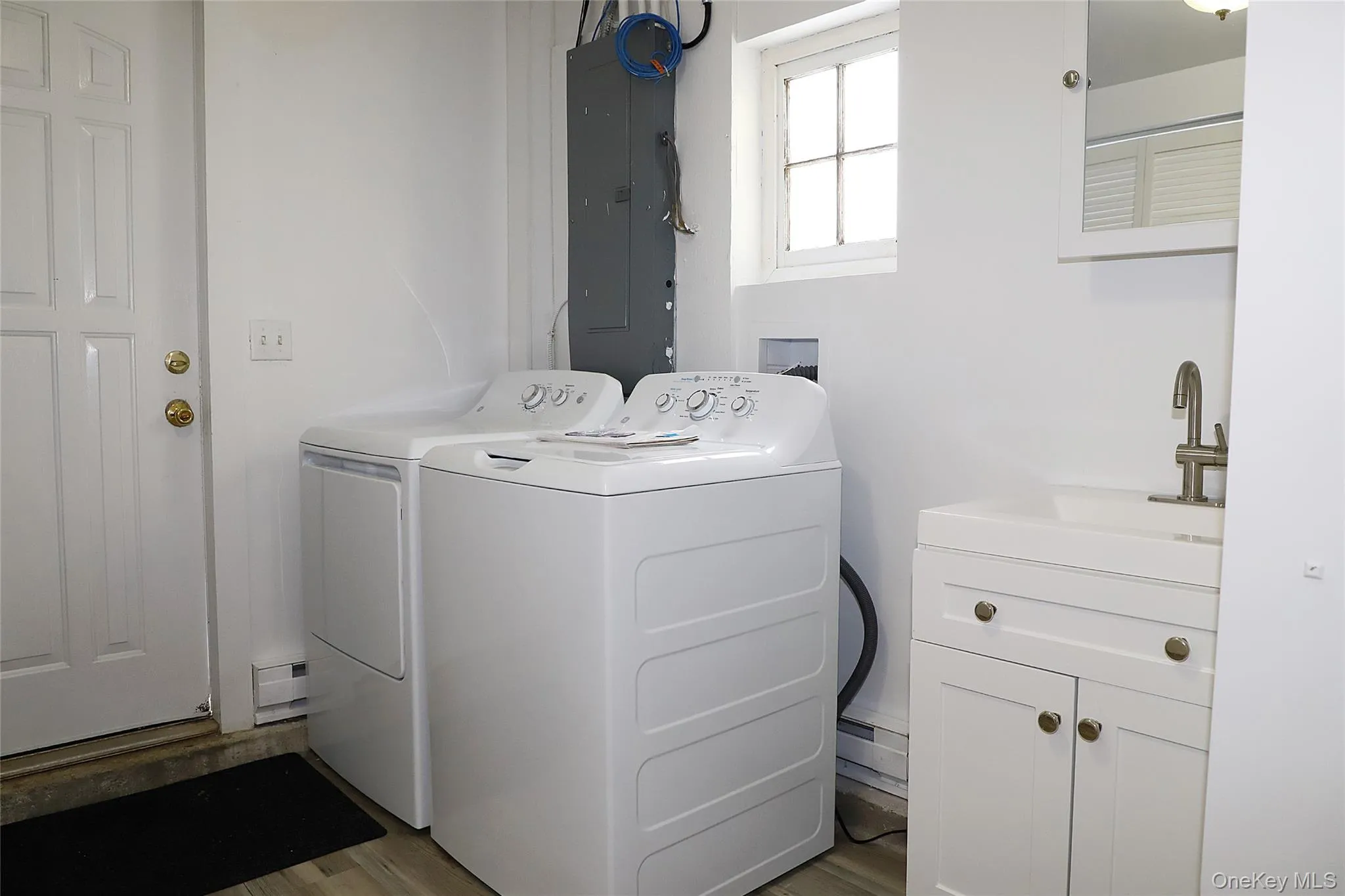 7217 Albany Post Road, Red Hook, NY, 2 Rooms Rooms,1 BathroomBathrooms,Residential Lease,For Rent,Albany Post,0,1036456 7217 Albany Post Road, Red Hook, NY, 2 Rooms Rooms,1 BathroomBathrooms,Residential Lease,For Rent,Albany Post,0,1036456