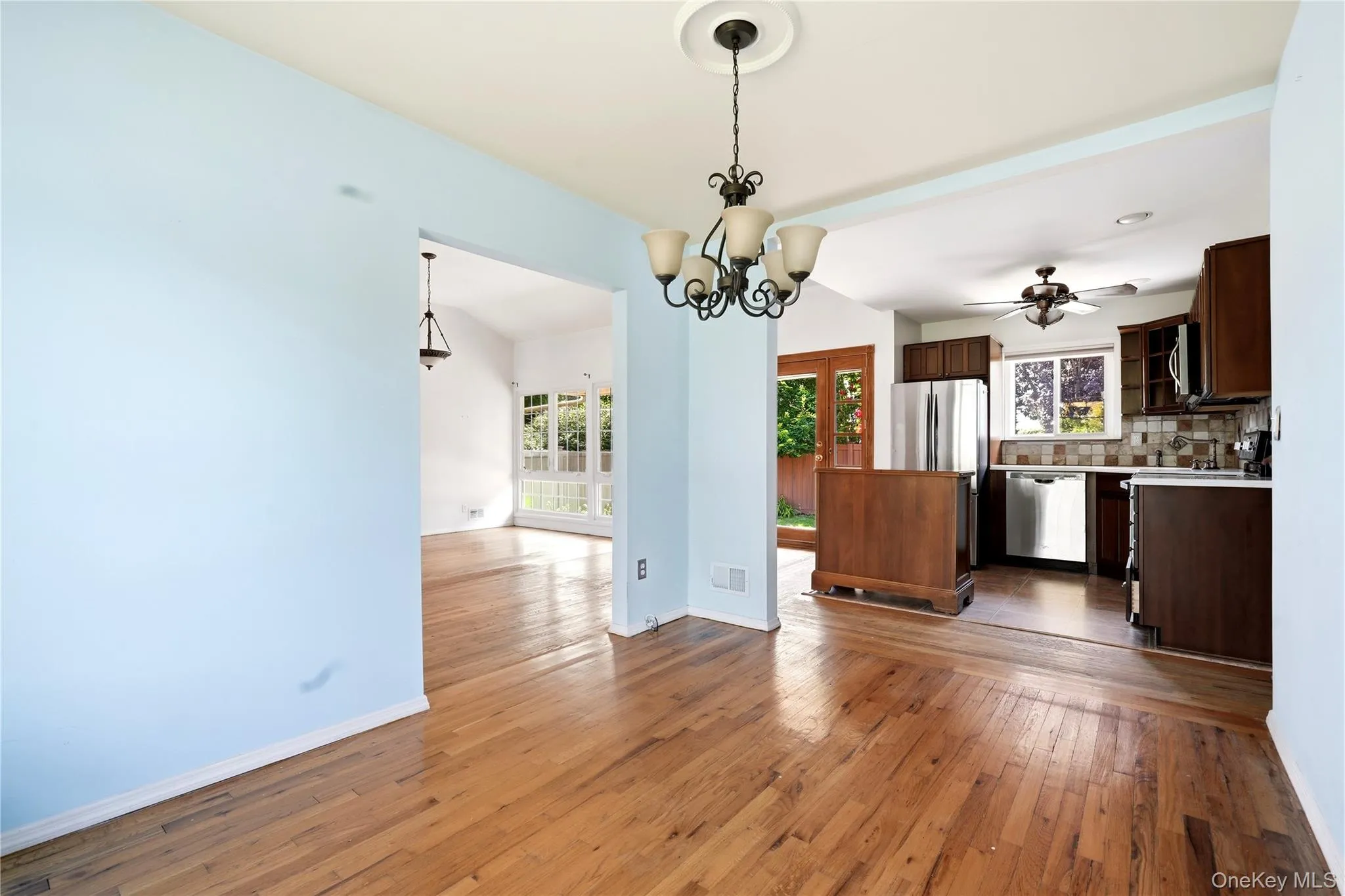 188 1st Avenue, Oyster Bay, NY, 2 Bedrooms Bedrooms, 6 Rooms Rooms,1 BathroomBathrooms,Residential,For Rent,1st,0,1036458 188 1st Avenue, Oyster Bay, NY, 2 Bedrooms Bedrooms, 6 Rooms Rooms,1 BathroomBathrooms,Residential,For Rent,1st,0,1036458