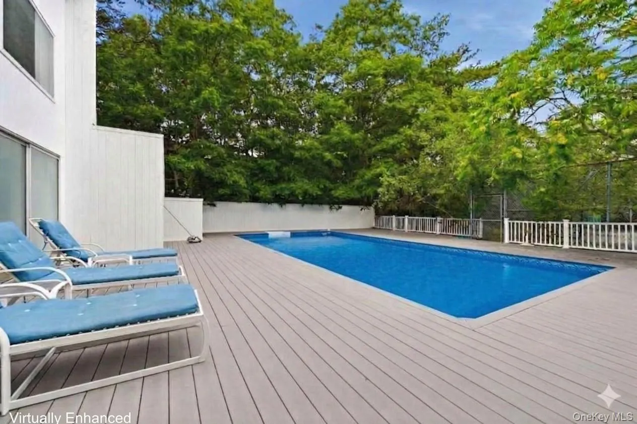 23 Deerfield Way, Southampton, New York 11959