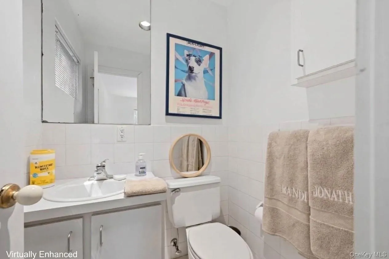 23 Deerfield Way, Southampton, New York 11959