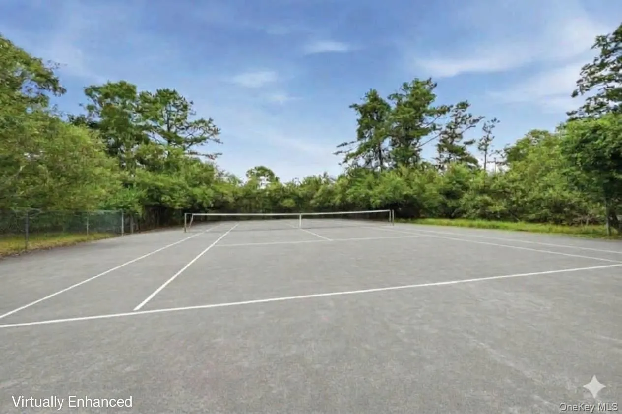 23 Deerfield Way, Southampton, New York 11959
