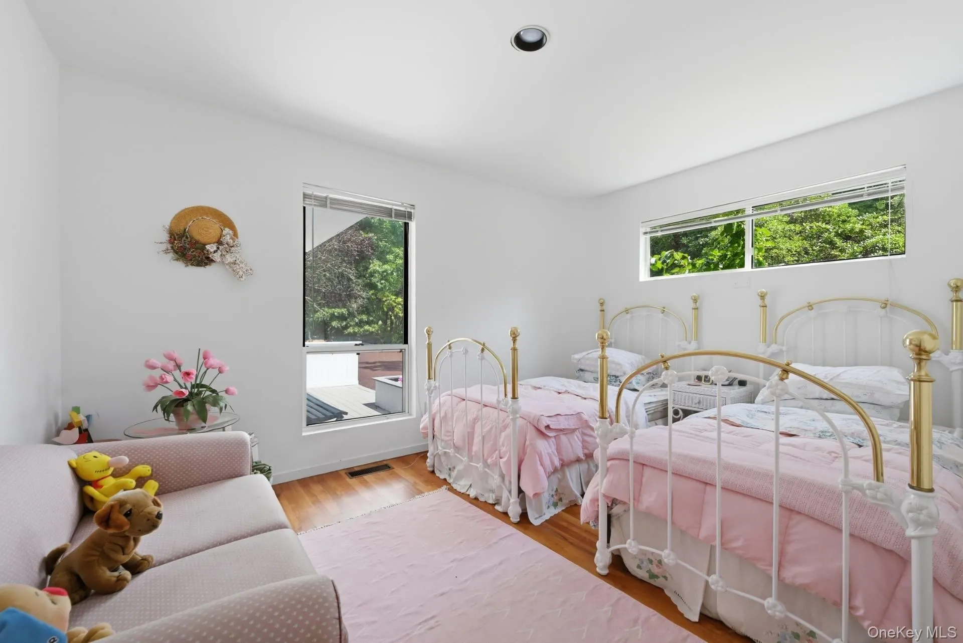 23 Deerfield Way, Southampton, NY, 4 Bedrooms Bedrooms, 9 Rooms Rooms,2 BathroomsBathrooms,Residential,For Rent,Deerfield,0,1036461 23 Deerfield Way, Southampton, NY, 4 Bedrooms Bedrooms, 9 Rooms Rooms,2 BathroomsBathrooms,Residential,For Rent,Deerfield,0,1036461
