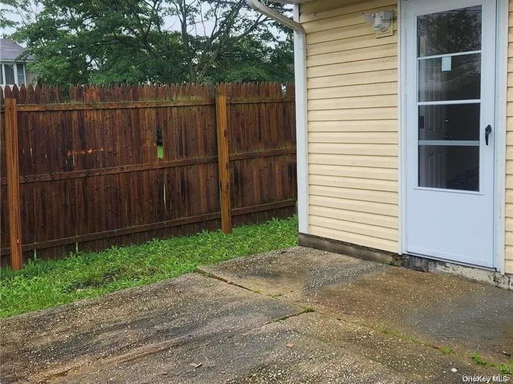 124 10th Avenue, Islip, NY, 2 Bedrooms Bedrooms, 5 Rooms Rooms,1 BathroomBathrooms,Residential Lease,For Rent,10th,0,1036462 124 10th Avenue, Islip, NY, 2 Bedrooms Bedrooms, 5 Rooms Rooms,1 BathroomBathrooms,Residential Lease,For Rent,10th,0,1036462