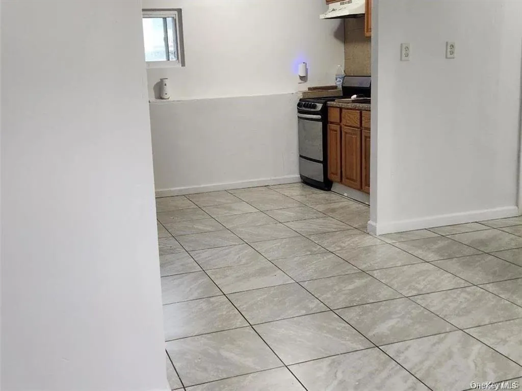 124 10th Avenue, Islip, NY, 2 Bedrooms Bedrooms, 5 Rooms Rooms,1 BathroomBathrooms,Residential Lease,For Rent,10th,0,1036462 124 10th Avenue, Islip, NY, 2 Bedrooms Bedrooms, 5 Rooms Rooms,1 BathroomBathrooms,Residential Lease,For Rent,10th,0,1036462