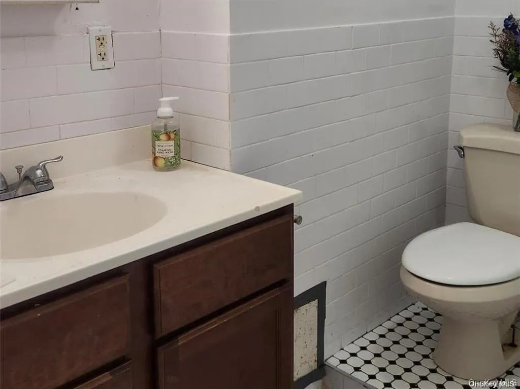 124 10th Avenue, Islip, NY, 2 Bedrooms Bedrooms, 5 Rooms Rooms,1 BathroomBathrooms,Residential Lease,For Rent,10th,0,1036462 124 10th Avenue, Islip, NY, 2 Bedrooms Bedrooms, 5 Rooms Rooms,1 BathroomBathrooms,Residential Lease,For Rent,10th,0,1036462