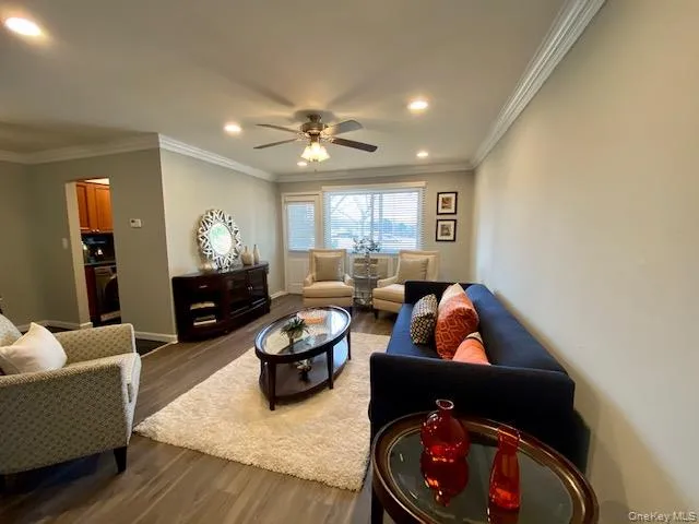 441 Lincoln Boulevard, Smithtown, NY, 1 Bedroom Bedrooms, 4 Rooms Rooms,1 BathroomBathrooms,Residential Lease,For Rent,Lincoln,0,1036465 441 Lincoln Boulevard, Smithtown, NY, 1 Bedroom Bedrooms, 4 Rooms Rooms,1 BathroomBathrooms,Residential Lease,For Rent,Lincoln,0,1036465