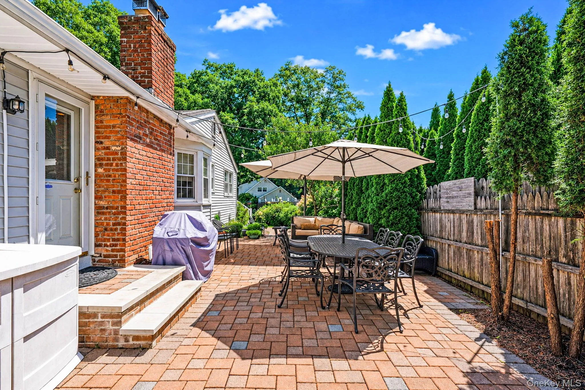 15 Locksley Lane, Smithtown, NY, 3 Bedrooms Bedrooms, 8 Rooms Rooms,2 BathroomsBathrooms,Residential,For Rent,Locksley,0,1036474 15 Locksley Lane, Smithtown, NY, 3 Bedrooms Bedrooms, 8 Rooms Rooms,2 BathroomsBathrooms,Residential,For Rent,Locksley,0,1036474
