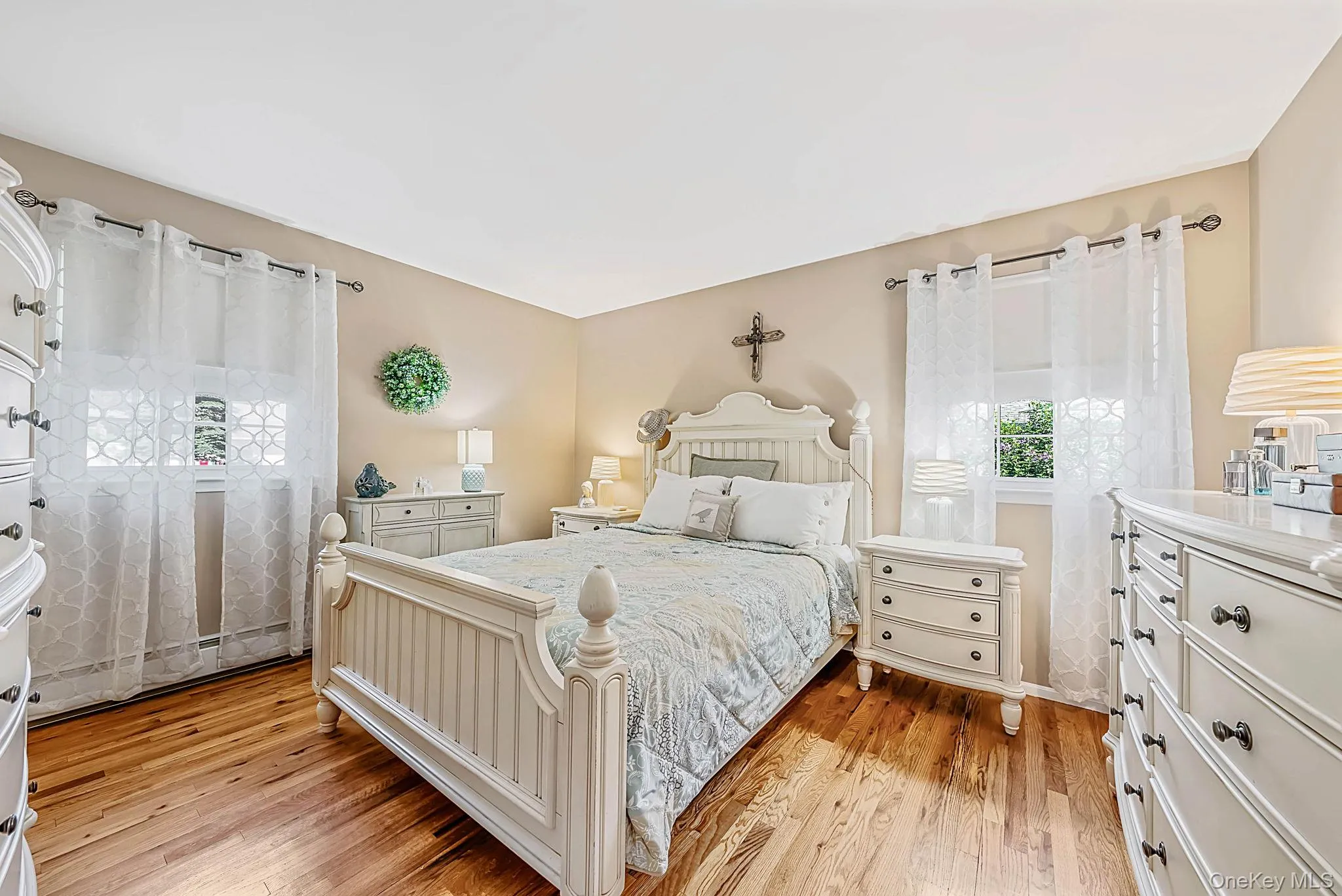 15 Locksley Lane, Smithtown, NY, 3 Bedrooms Bedrooms, 8 Rooms Rooms,2 BathroomsBathrooms,Residential,For Rent,Locksley,0,1036474 15 Locksley Lane, Smithtown, NY, 3 Bedrooms Bedrooms, 8 Rooms Rooms,2 BathroomsBathrooms,Residential,For Rent,Locksley,0,1036474