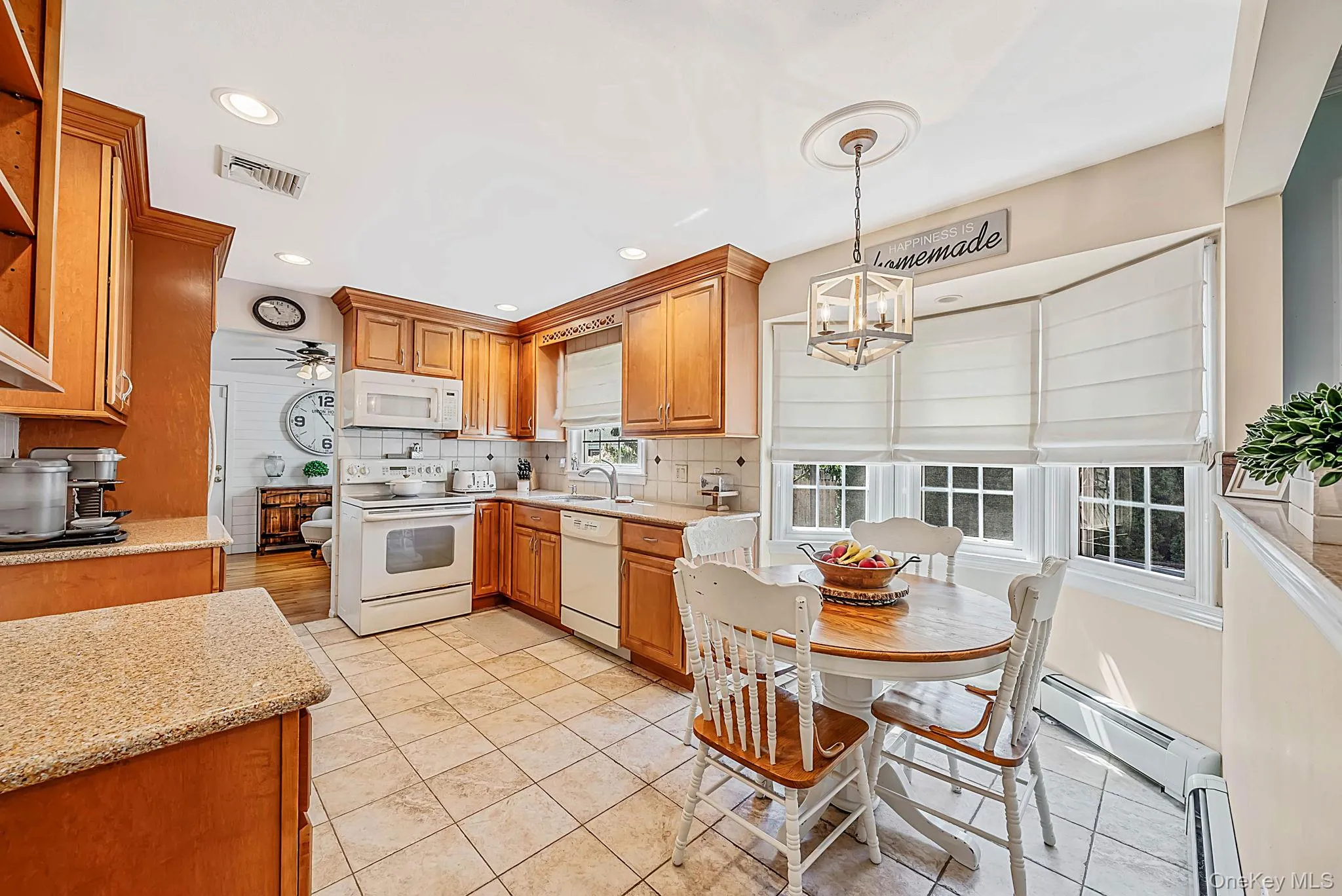 15 Locksley Lane, Smithtown, NY, 3 Bedrooms Bedrooms, 8 Rooms Rooms,2 BathroomsBathrooms,Residential,For Rent,Locksley,0,1036474 15 Locksley Lane, Smithtown, NY, 3 Bedrooms Bedrooms, 8 Rooms Rooms,2 BathroomsBathrooms,Residential,For Rent,Locksley,0,1036474