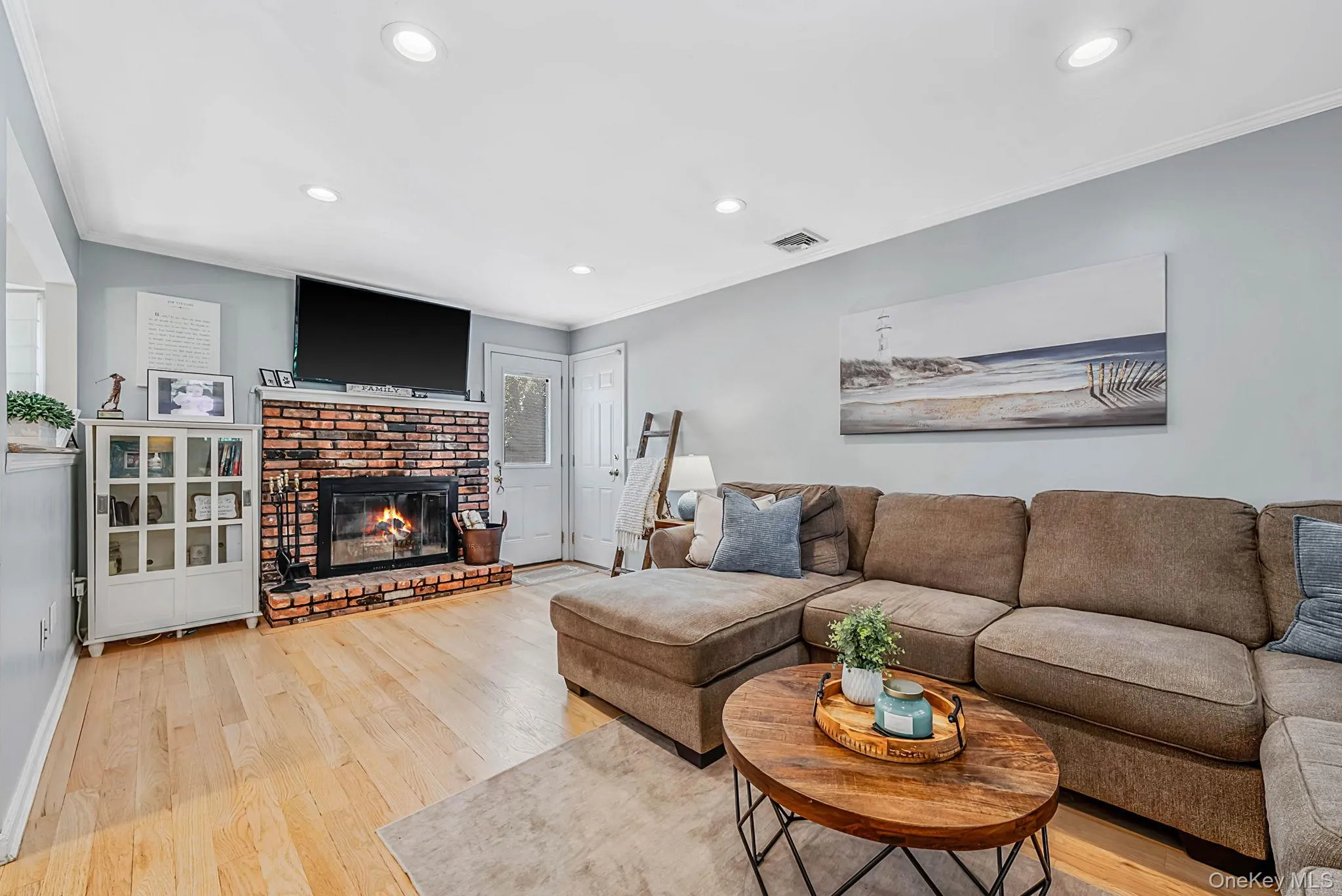 15 Locksley Lane, Smithtown, NY, 3 Bedrooms Bedrooms, 8 Rooms Rooms,2 BathroomsBathrooms,Residential,For Rent,Locksley,0,1036474 15 Locksley Lane, Smithtown, NY, 3 Bedrooms Bedrooms, 8 Rooms Rooms,2 BathroomsBathrooms,Residential,For Rent,Locksley,0,1036474