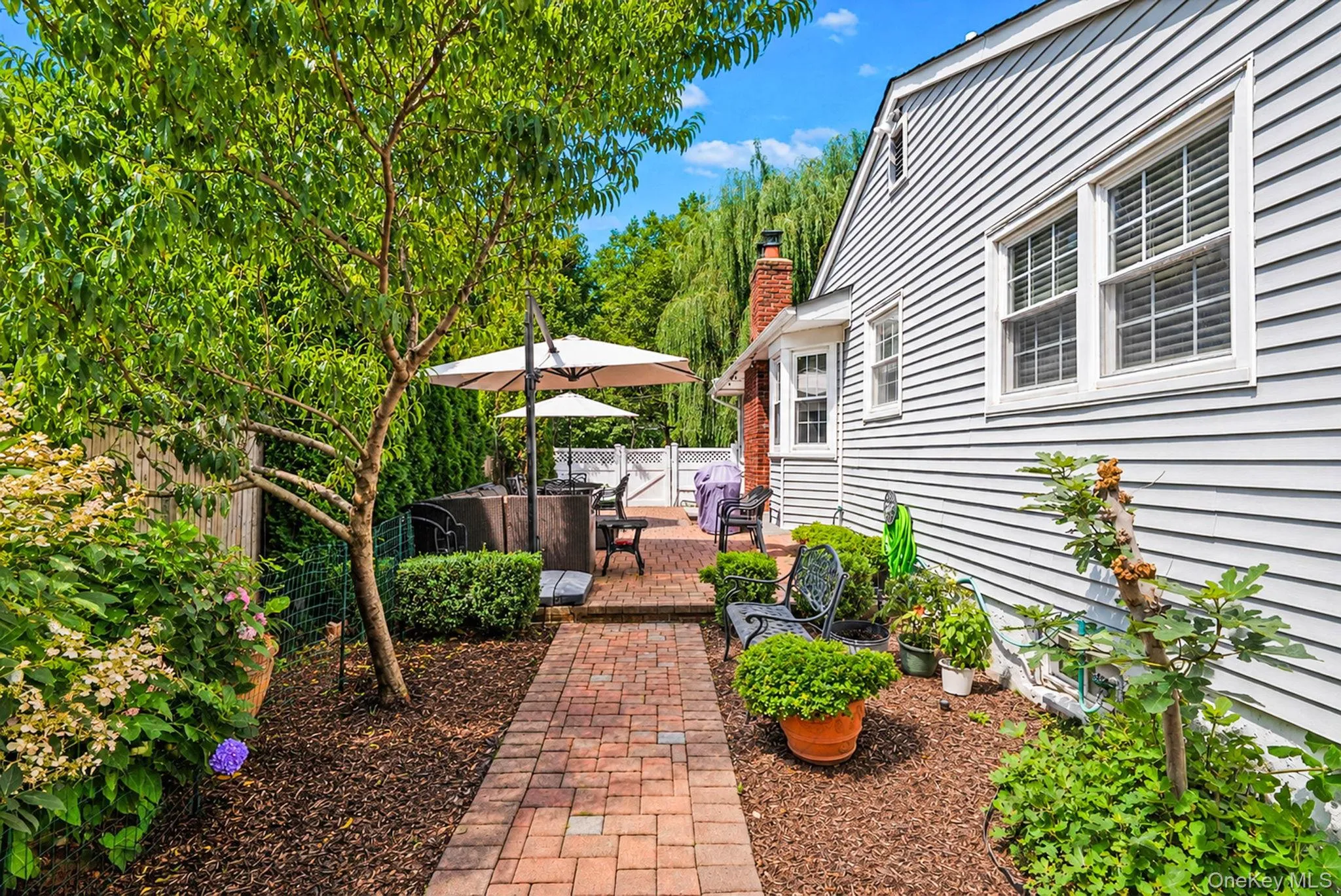 15 Locksley Lane, Smithtown, NY, 3 Bedrooms Bedrooms, 8 Rooms Rooms,2 BathroomsBathrooms,Residential,For Rent,Locksley,0,1036474 15 Locksley Lane, Smithtown, NY, 3 Bedrooms Bedrooms, 8 Rooms Rooms,2 BathroomsBathrooms,Residential,For Rent,Locksley,0,1036474