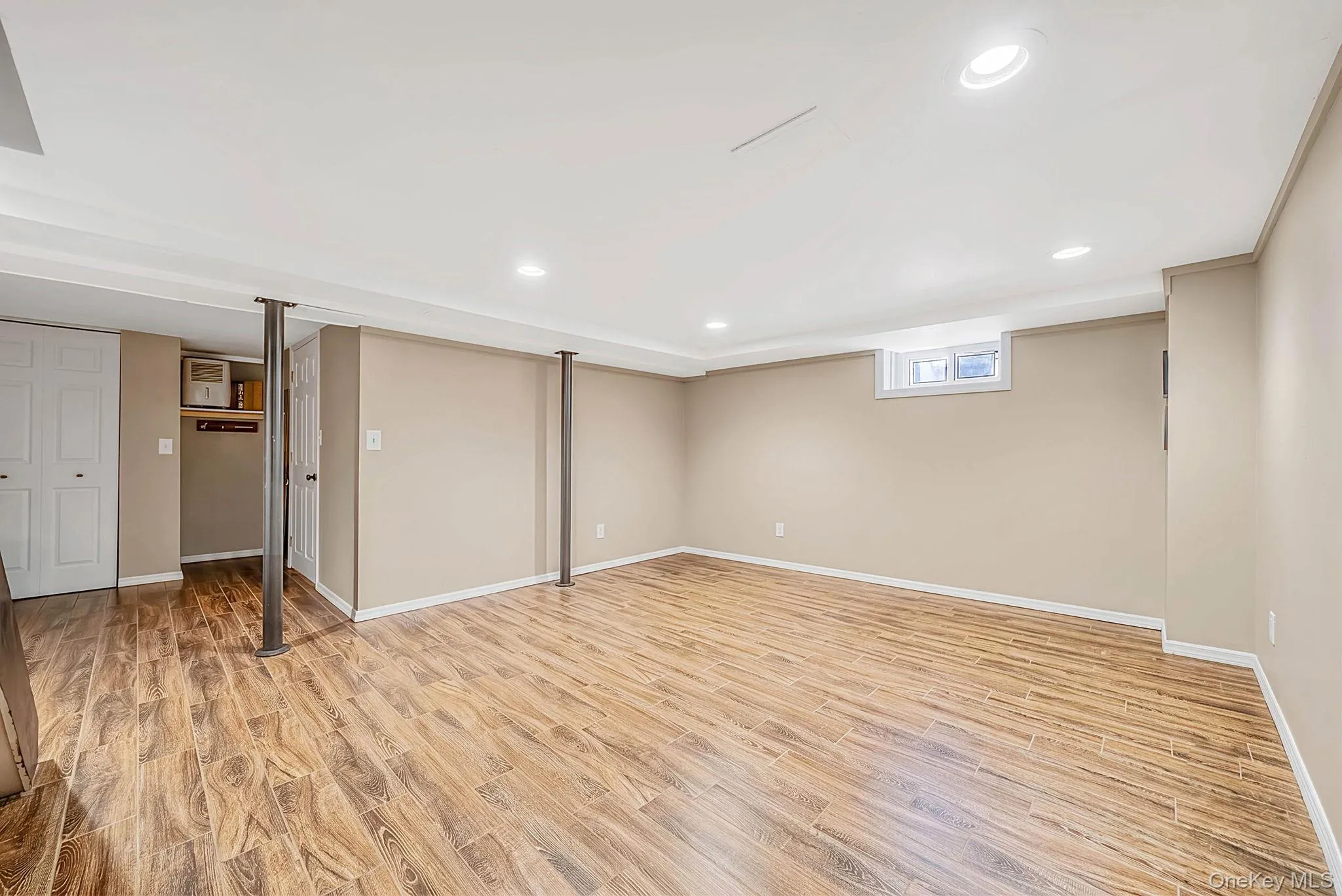 15 Locksley Lane, Smithtown, NY, 3 Bedrooms Bedrooms, 8 Rooms Rooms,2 BathroomsBathrooms,Residential,For Rent,Locksley,0,1036474 15 Locksley Lane, Smithtown, NY, 3 Bedrooms Bedrooms, 8 Rooms Rooms,2 BathroomsBathrooms,Residential,For Rent,Locksley,0,1036474