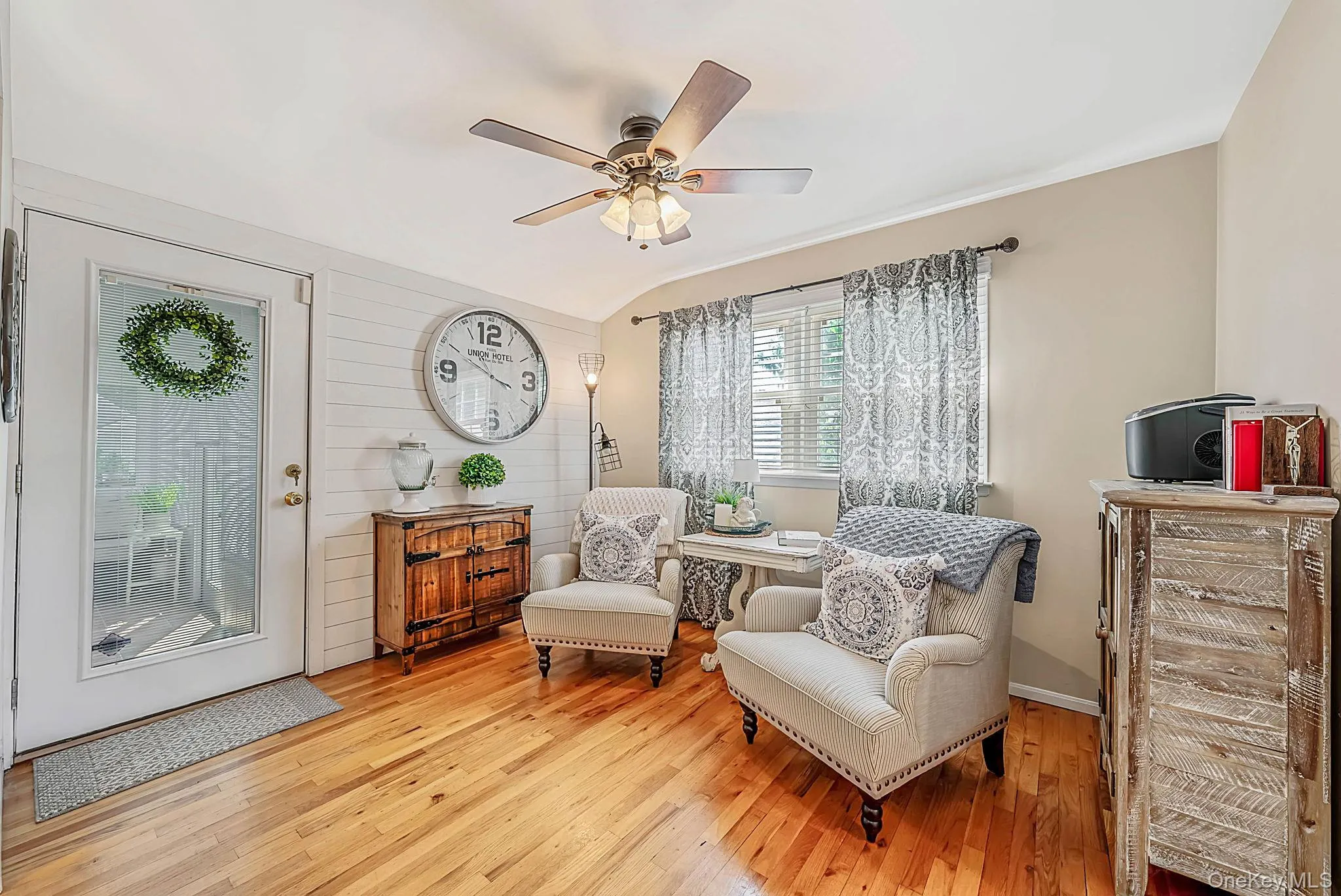 15 Locksley Lane, Smithtown, NY, 3 Bedrooms Bedrooms, 8 Rooms Rooms,2 BathroomsBathrooms,Residential,For Rent,Locksley,0,1036474 15 Locksley Lane, Smithtown, NY, 3 Bedrooms Bedrooms, 8 Rooms Rooms,2 BathroomsBathrooms,Residential,For Rent,Locksley,0,1036474