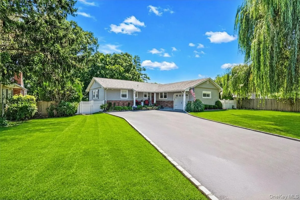 15 Locksley Lane, Smithtown, NY, 3 Bedrooms Bedrooms, 8 Rooms Rooms,2 BathroomsBathrooms,Residential,For Rent,Locksley,0,1036474 15 Locksley Lane, Smithtown, NY, 3 Bedrooms Bedrooms, 8 Rooms Rooms,2 BathroomsBathrooms,Residential,For Rent,Locksley,0,1036474