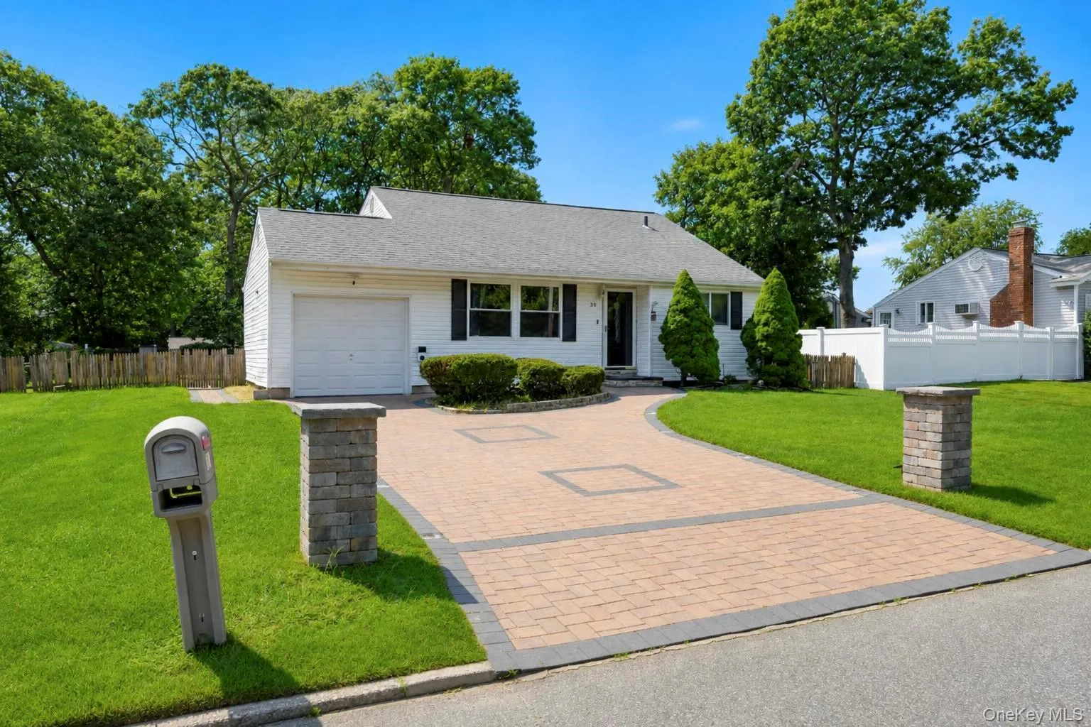 39 superior Street, Brookhaven, NY, 3 Bedrooms Bedrooms, 9 Rooms Rooms,2 BathroomsBathrooms,Residential Lease,For Rent,superior,0,1036475 39 superior Street, Brookhaven, NY, 3 Bedrooms Bedrooms, 9 Rooms Rooms,2 BathroomsBathrooms,Residential Lease,For Rent,superior,0,1036475