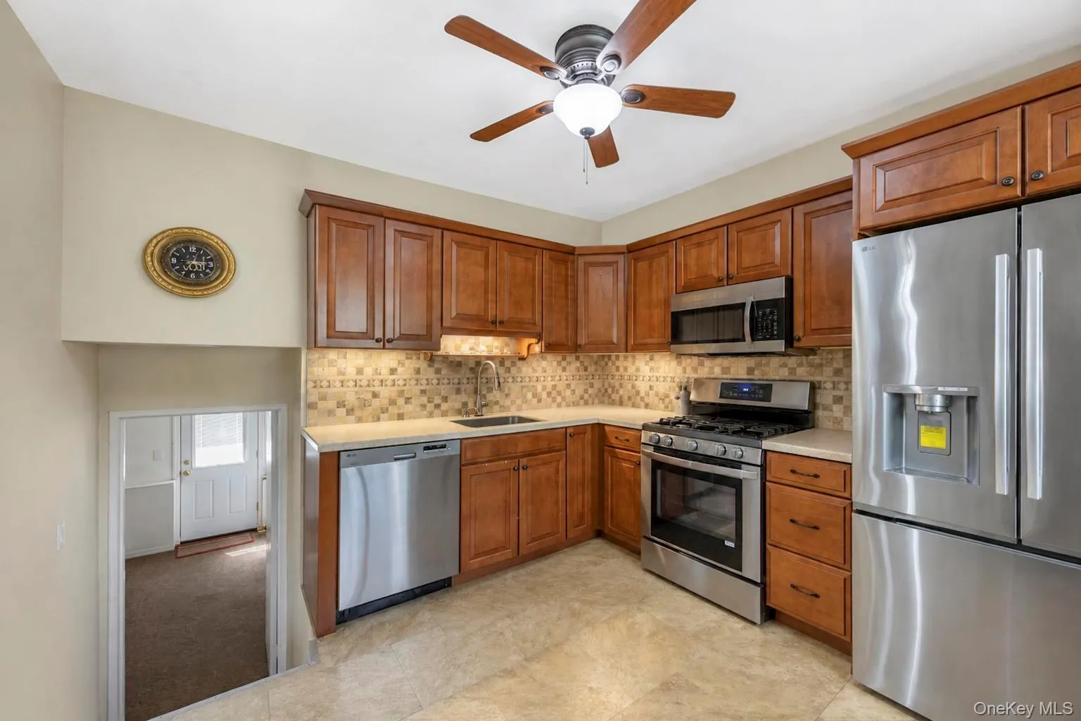 39 superior Street, Brookhaven, NY, 3 Bedrooms Bedrooms, 9 Rooms Rooms,2 BathroomsBathrooms,Residential Lease,For Rent,superior,0,1036475 39 superior Street, Brookhaven, NY, 3 Bedrooms Bedrooms, 9 Rooms Rooms,2 BathroomsBathrooms,Residential Lease,For Rent,superior,0,1036475