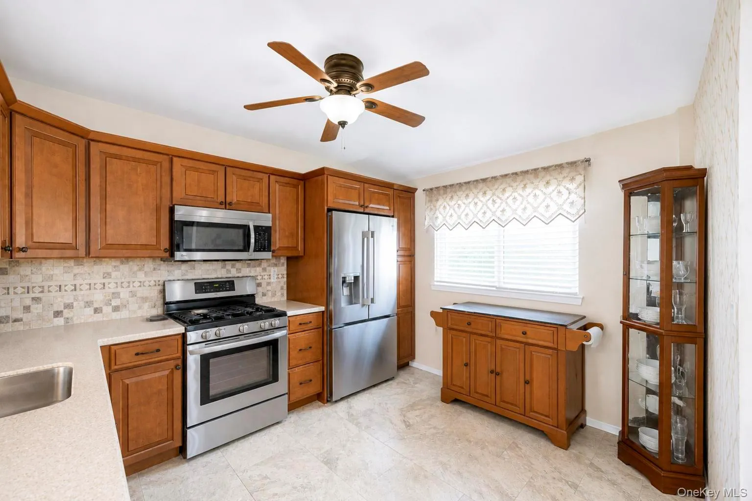 39 superior Street, Brookhaven, NY, 3 Bedrooms Bedrooms, 9 Rooms Rooms,2 BathroomsBathrooms,Residential Lease,For Rent,superior,0,1036475 39 superior Street, Brookhaven, NY, 3 Bedrooms Bedrooms, 9 Rooms Rooms,2 BathroomsBathrooms,Residential Lease,For Rent,superior,0,1036475