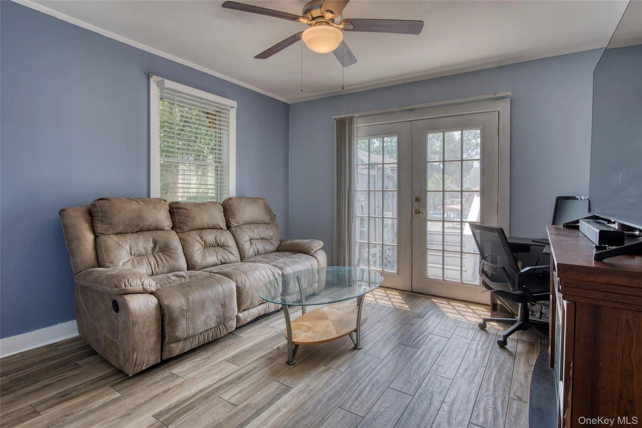 Bedroom/Den with French Doors to Deck Bedroom/Den with French Doors to Deck