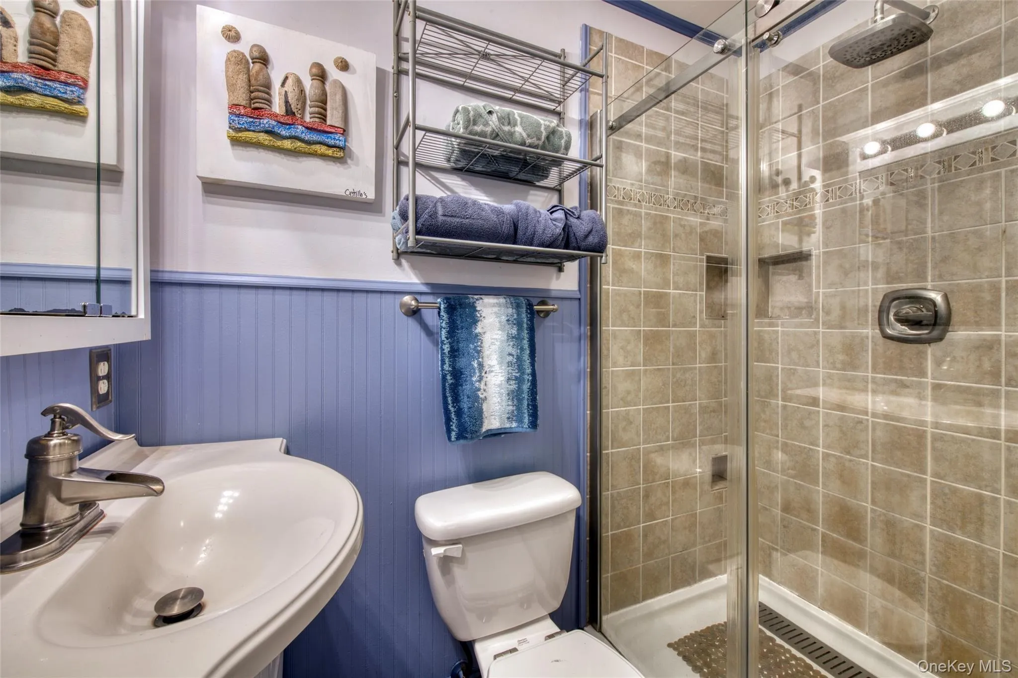 Full bathroom with tile shower Full bathroom with tile shower