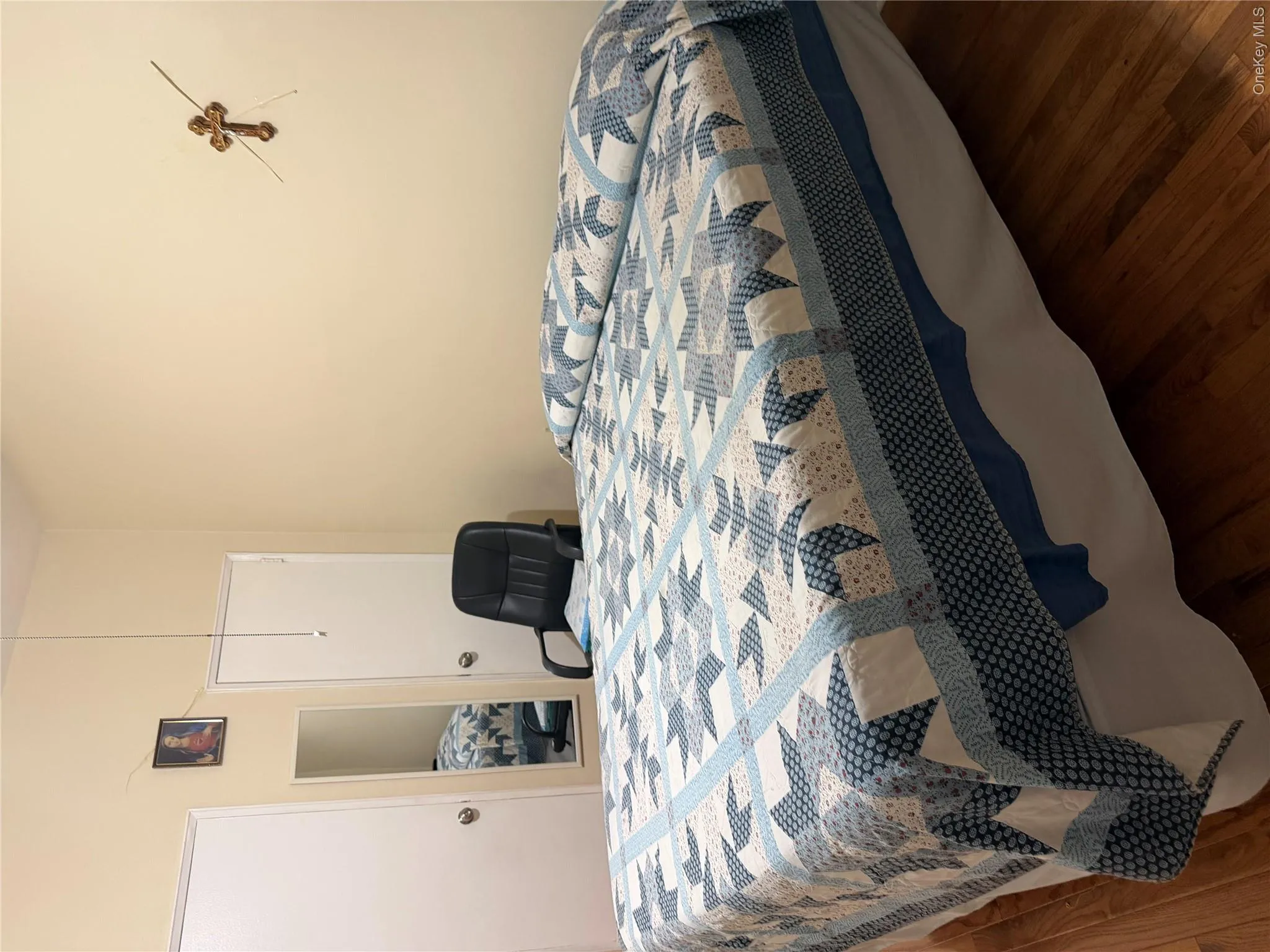 Master bedroom Master bedroom