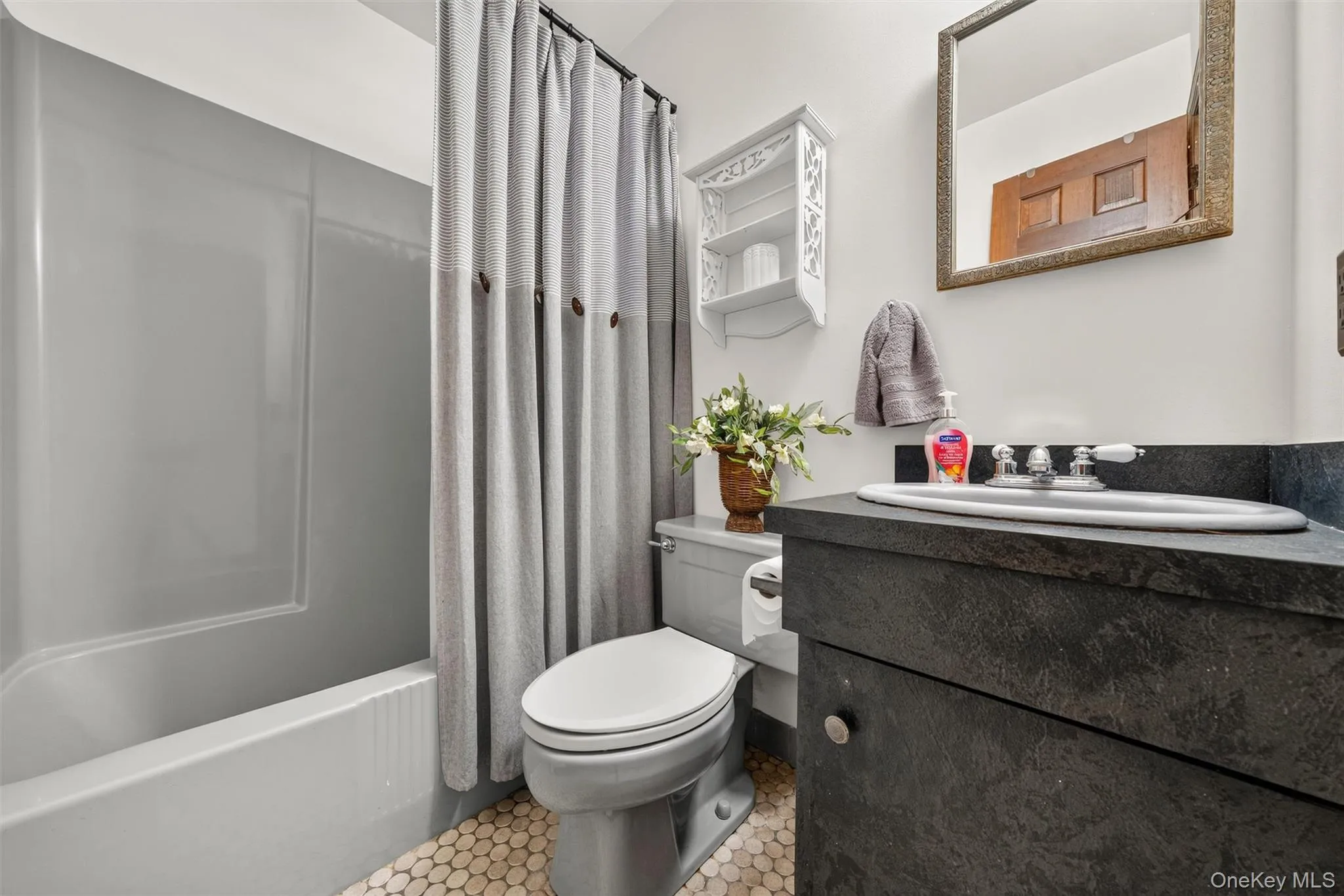 Hallway Full Bath Hallway Full Bath