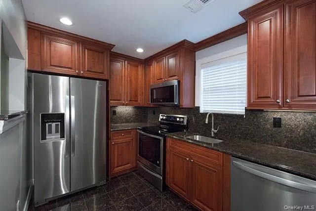 100 Villa D'est Drive, Brookhaven, NY, 2 Bedrooms Bedrooms, 4 Rooms Rooms,1 BathroomBathrooms,Residential Lease,For Rent,Villa D'est,0,1036492 100 Villa D'est Drive, Brookhaven, NY, 2 Bedrooms Bedrooms, 4 Rooms Rooms,1 BathroomBathrooms,Residential Lease,For Rent,Villa D'est,0,1036492