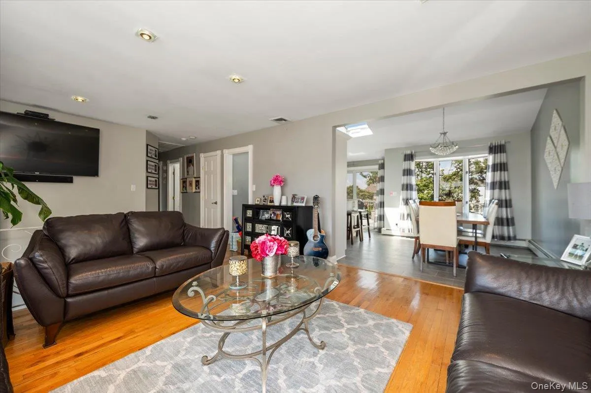 3897 Darby Lane, Hempstead, NY, 4 Bedrooms Bedrooms, 9 Rooms Rooms,2 BathroomsBathrooms,Residential,For Rent,Darby,0,1036493 3897 Darby Lane, Hempstead, NY, 4 Bedrooms Bedrooms, 9 Rooms Rooms,2 BathroomsBathrooms,Residential,For Rent,Darby,0,1036493