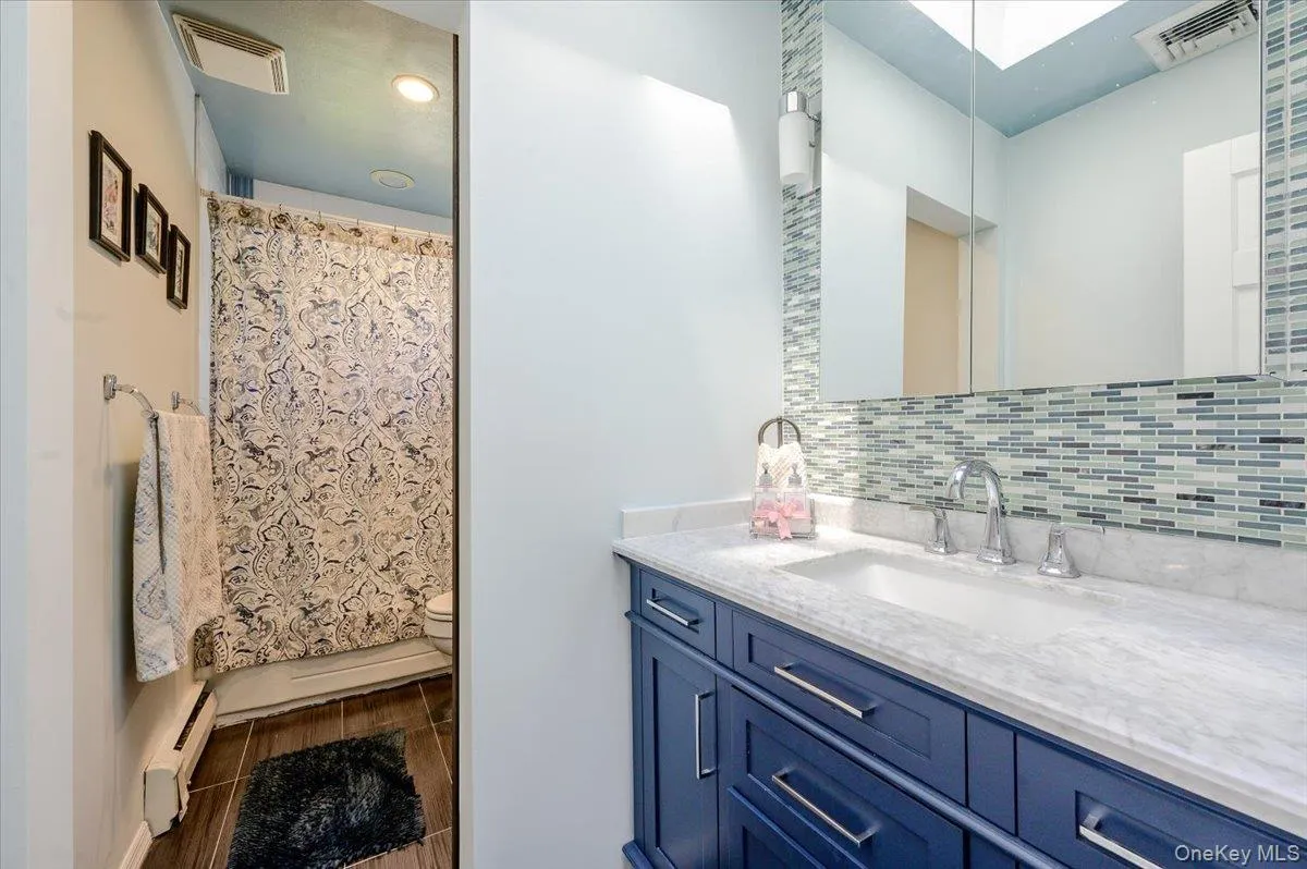 3897 Darby Lane, Hempstead, NY, 4 Bedrooms Bedrooms, 9 Rooms Rooms,2 BathroomsBathrooms,Residential,For Rent,Darby,0,1036493 3897 Darby Lane, Hempstead, NY, 4 Bedrooms Bedrooms, 9 Rooms Rooms,2 BathroomsBathrooms,Residential,For Rent,Darby,0,1036493