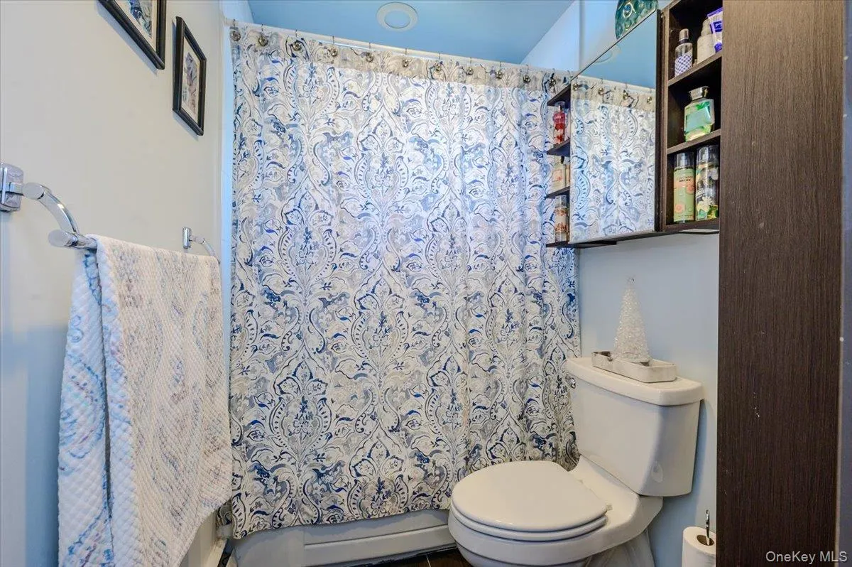 3897 Darby Lane, Hempstead, NY, 4 Bedrooms Bedrooms, 9 Rooms Rooms,2 BathroomsBathrooms,Residential,For Rent,Darby,0,1036493 3897 Darby Lane, Hempstead, NY, 4 Bedrooms Bedrooms, 9 Rooms Rooms,2 BathroomsBathrooms,Residential,For Rent,Darby,0,1036493