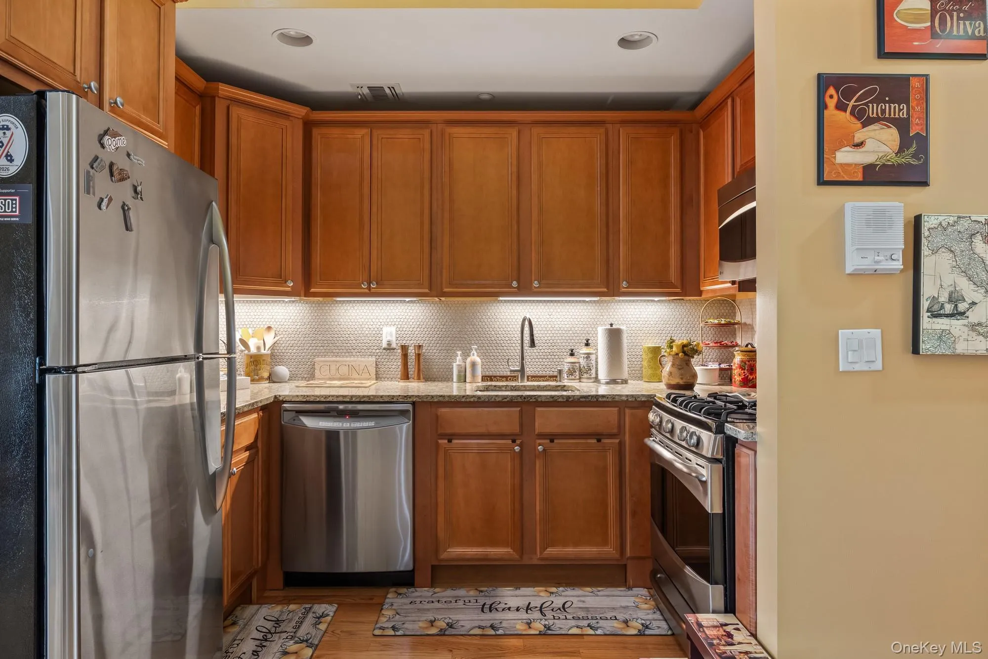 421 Autumn Drive, Hempstead, NY, 2 Bedrooms Bedrooms, 6 Rooms Rooms,2 BathroomsBathrooms,Residential,For Rent,Autumn,0,1036497 421 Autumn Drive, Hempstead, NY, 2 Bedrooms Bedrooms, 6 Rooms Rooms,2 BathroomsBathrooms,Residential,For Rent,Autumn,0,1036497