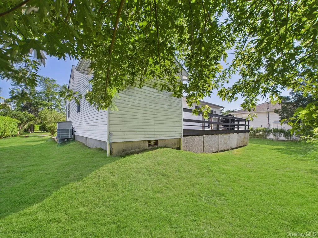 45 Willow Street, Riverhead, NY, 3 Bedrooms Bedrooms, 4 Rooms Rooms,2 BathroomsBathrooms,Residential Lease,For Rent,Willow,0,1036501 45 Willow Street, Riverhead, NY, 3 Bedrooms Bedrooms, 4 Rooms Rooms,2 BathroomsBathrooms,Residential Lease,For Rent,Willow,0,1036501
