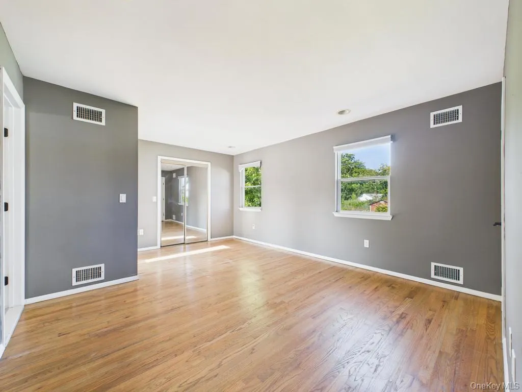 45 Willow Street, Riverhead, NY, 3 Bedrooms Bedrooms, 4 Rooms Rooms,2 BathroomsBathrooms,Residential Lease,For Rent,Willow,0,1036501 45 Willow Street, Riverhead, NY, 3 Bedrooms Bedrooms, 4 Rooms Rooms,2 BathroomsBathrooms,Residential Lease,For Rent,Willow,0,1036501