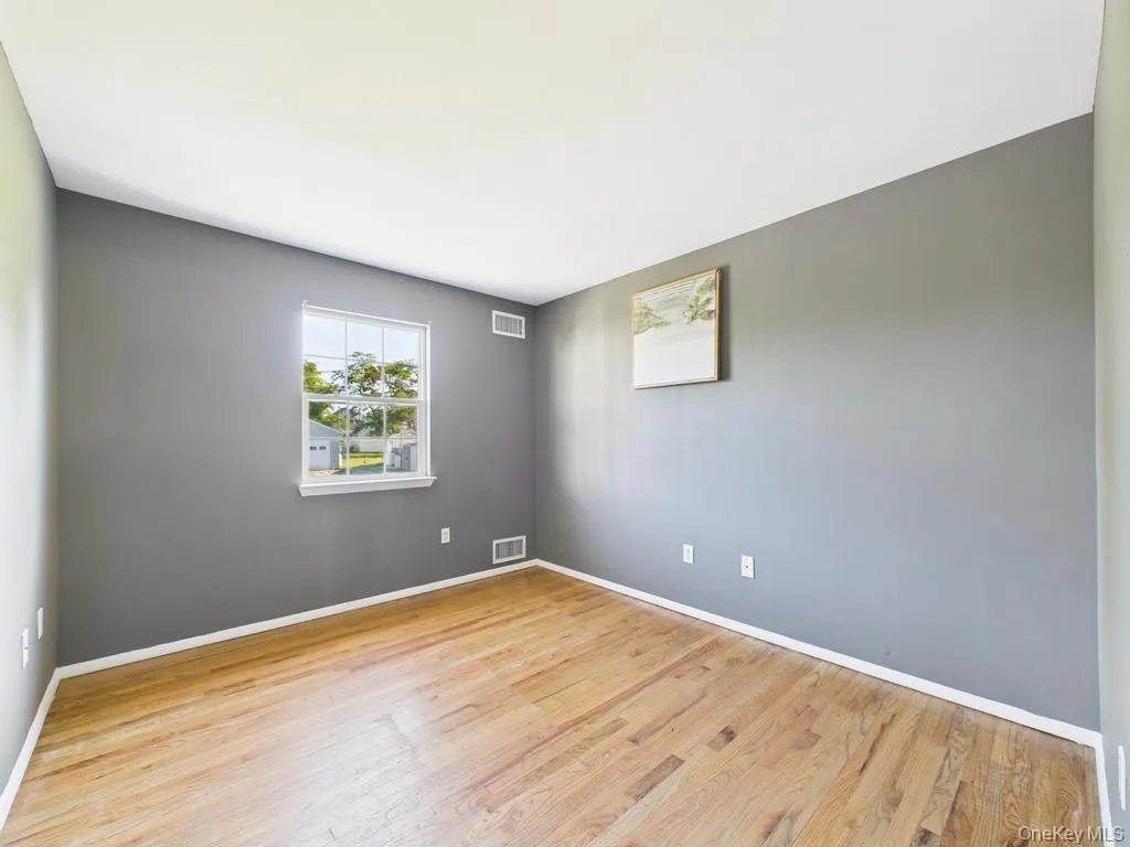45 Willow Street, Riverhead, NY, 3 Bedrooms Bedrooms, 4 Rooms Rooms,2 BathroomsBathrooms,Residential Lease,For Rent,Willow,0,1036501 45 Willow Street, Riverhead, NY, 3 Bedrooms Bedrooms, 4 Rooms Rooms,2 BathroomsBathrooms,Residential Lease,For Rent,Willow,0,1036501