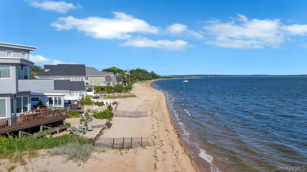 45 Willow Street, Riverhead, NY, 3 Bedrooms Bedrooms, 4 Rooms Rooms,2 BathroomsBathrooms,Residential Lease,For Rent,Willow,0,1036501 45 Willow Street, Riverhead, NY, 3 Bedrooms Bedrooms, 4 Rooms Rooms,2 BathroomsBathrooms,Residential Lease,For Rent,Willow,0,1036501