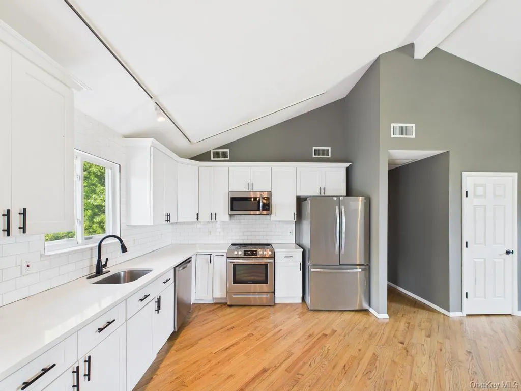 45 Willow Street, Riverhead, NY, 3 Bedrooms Bedrooms, 4 Rooms Rooms,2 BathroomsBathrooms,Residential Lease,For Rent,Willow,0,1036501 45 Willow Street, Riverhead, NY, 3 Bedrooms Bedrooms, 4 Rooms Rooms,2 BathroomsBathrooms,Residential Lease,For Rent,Willow,0,1036501