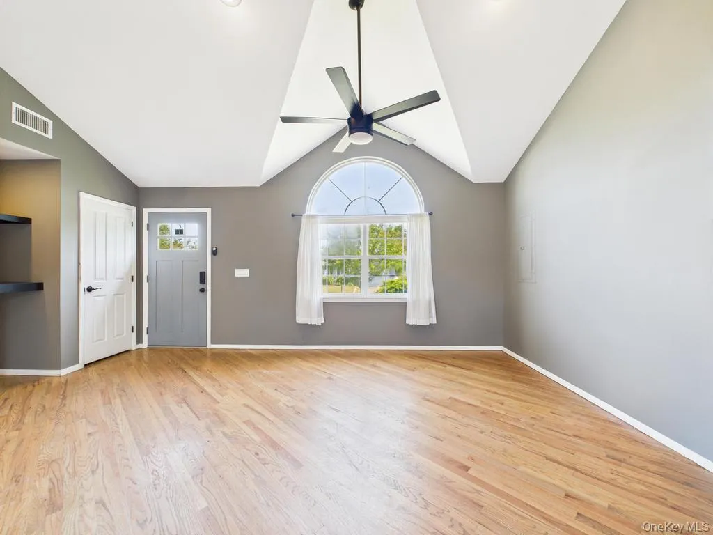 45 Willow Street, Riverhead, NY, 3 Bedrooms Bedrooms, 4 Rooms Rooms,2 BathroomsBathrooms,Residential Lease,For Rent,Willow,0,1036501 45 Willow Street, Riverhead, NY, 3 Bedrooms Bedrooms, 4 Rooms Rooms,2 BathroomsBathrooms,Residential Lease,For Rent,Willow,0,1036501