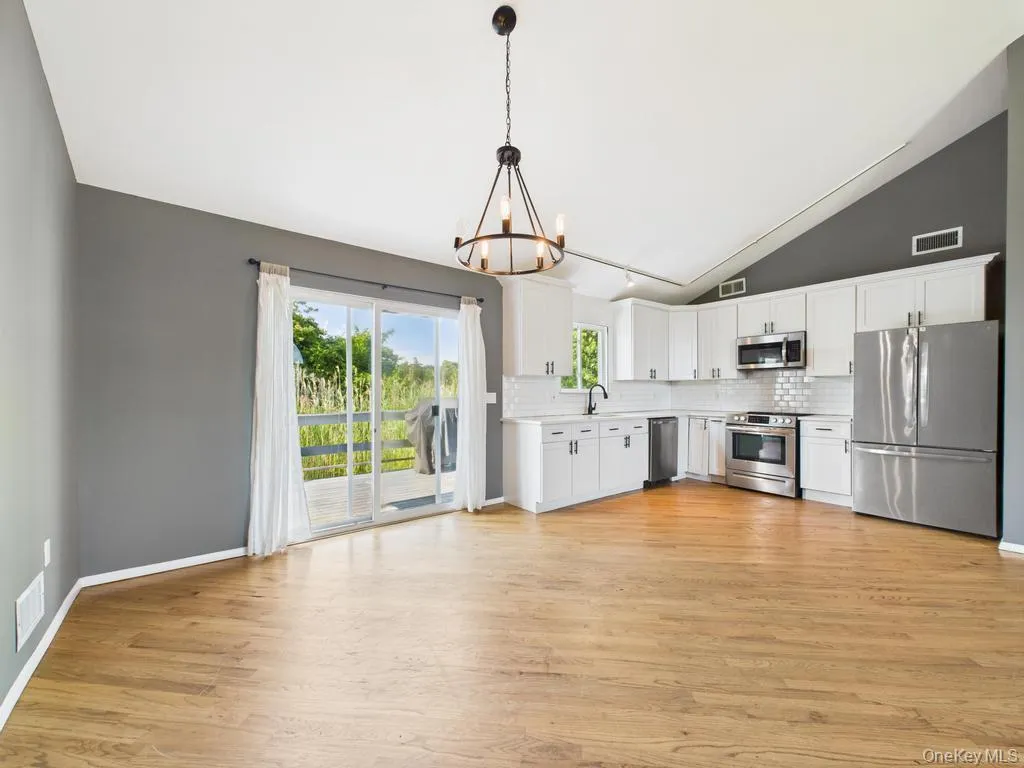 45 Willow Street, Riverhead, NY, 3 Bedrooms Bedrooms, 4 Rooms Rooms,2 BathroomsBathrooms,Residential Lease,For Rent,Willow,0,1036501 45 Willow Street, Riverhead, NY, 3 Bedrooms Bedrooms, 4 Rooms Rooms,2 BathroomsBathrooms,Residential Lease,For Rent,Willow,0,1036501