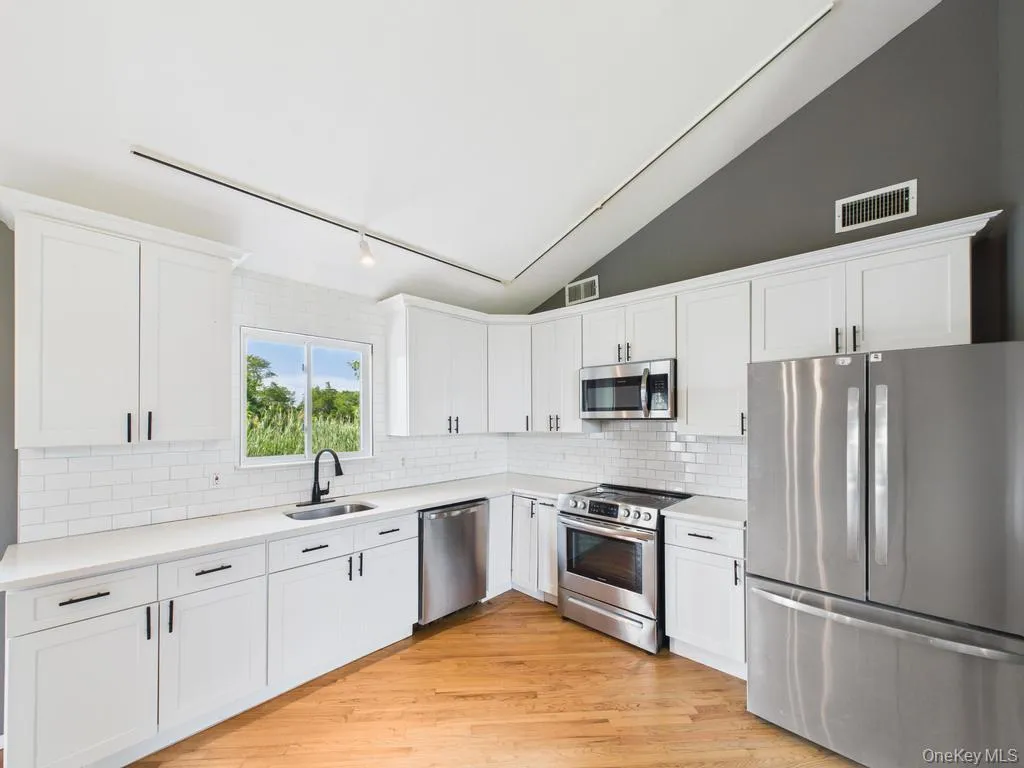 45 Willow Street, Riverhead, NY, 3 Bedrooms Bedrooms, 4 Rooms Rooms,2 BathroomsBathrooms,Residential Lease,For Rent,Willow,0,1036501 45 Willow Street, Riverhead, NY, 3 Bedrooms Bedrooms, 4 Rooms Rooms,2 BathroomsBathrooms,Residential Lease,For Rent,Willow,0,1036501