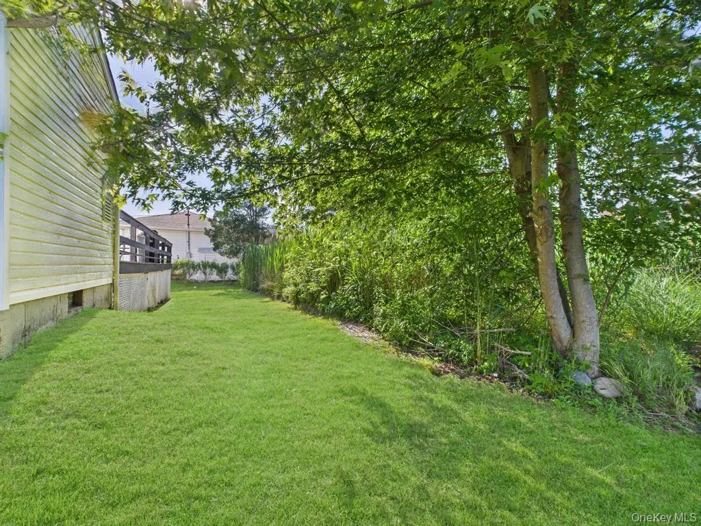 45 Willow Street, Riverhead, NY, 3 Bedrooms Bedrooms, 4 Rooms Rooms,2 BathroomsBathrooms,Residential Lease,For Rent,Willow,0,1036501 45 Willow Street, Riverhead, NY, 3 Bedrooms Bedrooms, 4 Rooms Rooms,2 BathroomsBathrooms,Residential Lease,For Rent,Willow,0,1036501