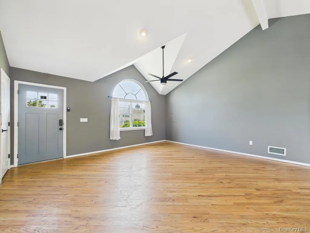 45 Willow Street, Riverhead, NY, 3 Bedrooms Bedrooms, 4 Rooms Rooms,2 BathroomsBathrooms,Residential Lease,For Rent,Willow,0,1036501 45 Willow Street, Riverhead, NY, 3 Bedrooms Bedrooms, 4 Rooms Rooms,2 BathroomsBathrooms,Residential Lease,For Rent,Willow,0,1036501