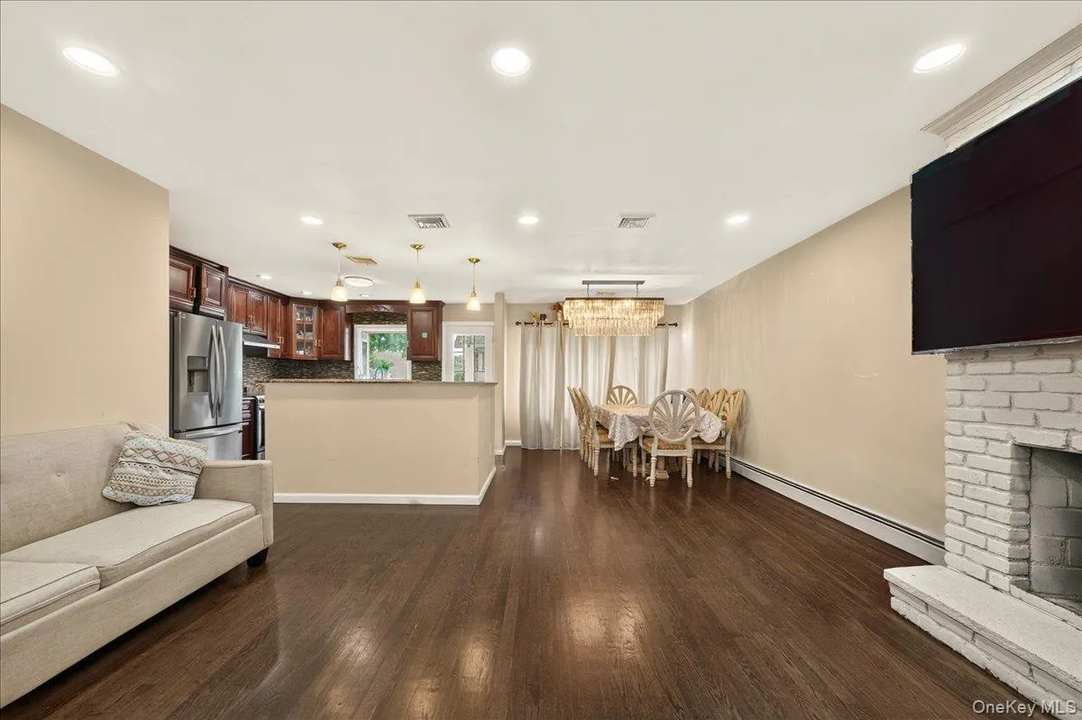 57 1st Street, Oyster Bay, NY, 5 Bedrooms Bedrooms, 13 Rooms Rooms,3 BathroomsBathrooms,Residential,For Rent,1st,0,1036505 57 1st Street, Oyster Bay, NY, 5 Bedrooms Bedrooms, 13 Rooms Rooms,3 BathroomsBathrooms,Residential,For Rent,1st,0,1036505
