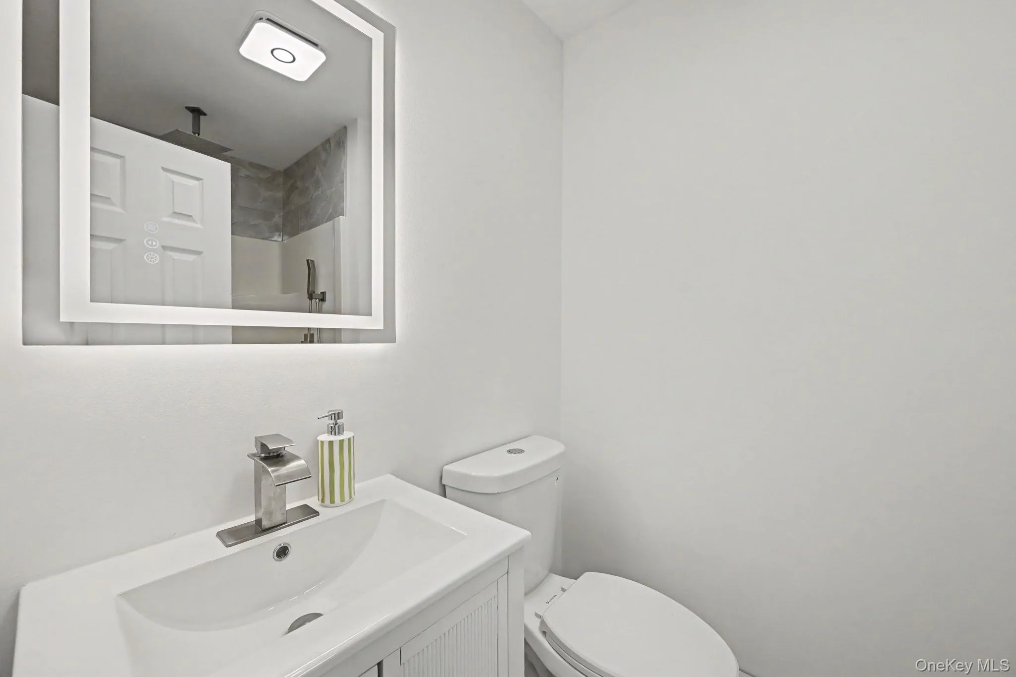 Full Bath near Den, Office and Rec Room Full Bath near Den, Office and Rec Room