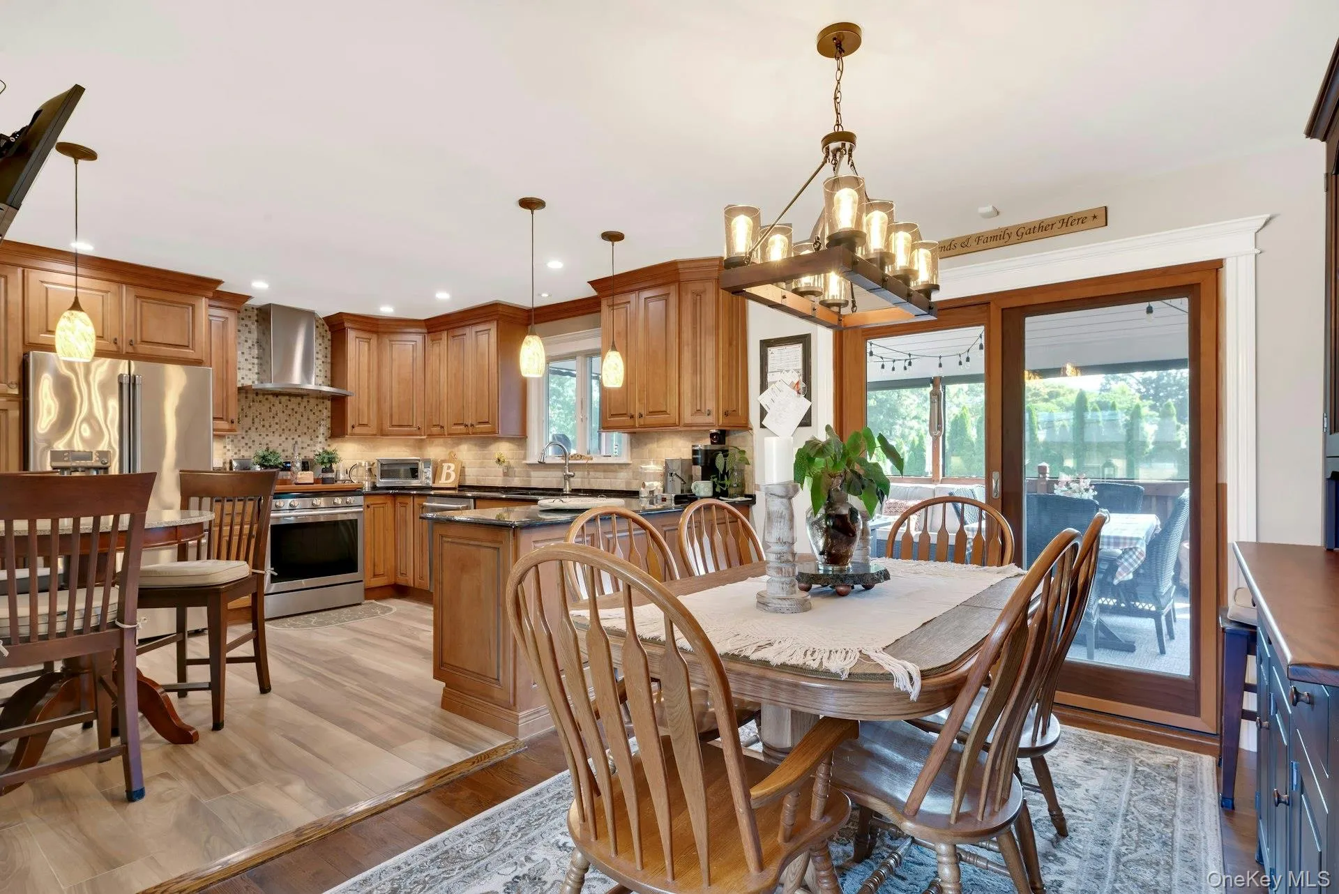 Open Floor plan Dining area with rear deck access Open Floor plan Dining area with rear deck access