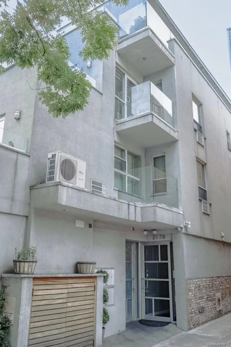 21-70 31 Street, New York, NY, 1 Bedroom Bedrooms, 3 Rooms Rooms,1 BathroomBathrooms,Residential Lease,For Rent,31,0,1036524 21-70 31 Street, New York, NY, 1 Bedroom Bedrooms, 3 Rooms Rooms,1 BathroomBathrooms,Residential Lease,For Rent,31,0,1036524