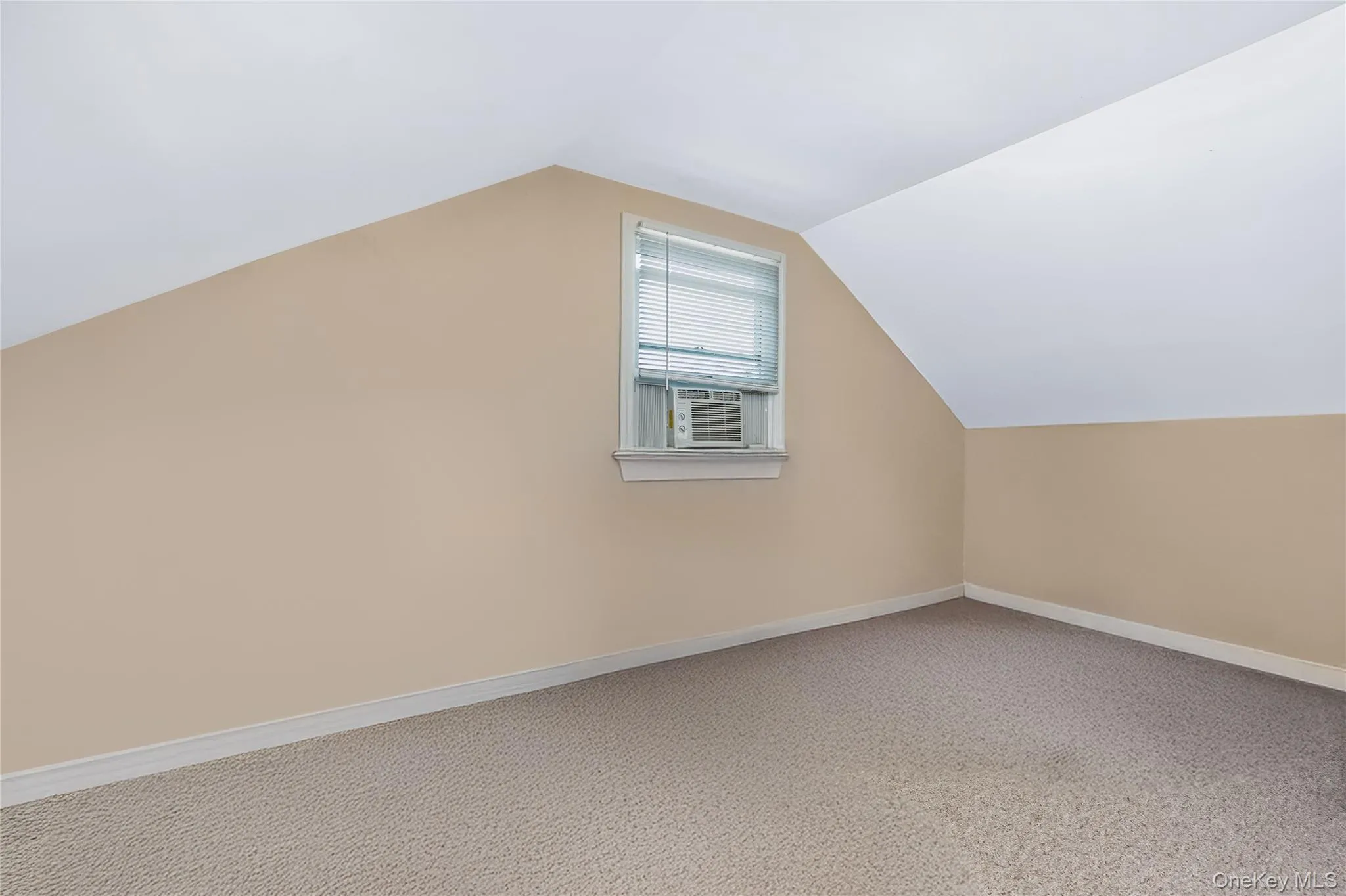 Upstairs bedroom Upstairs bedroom