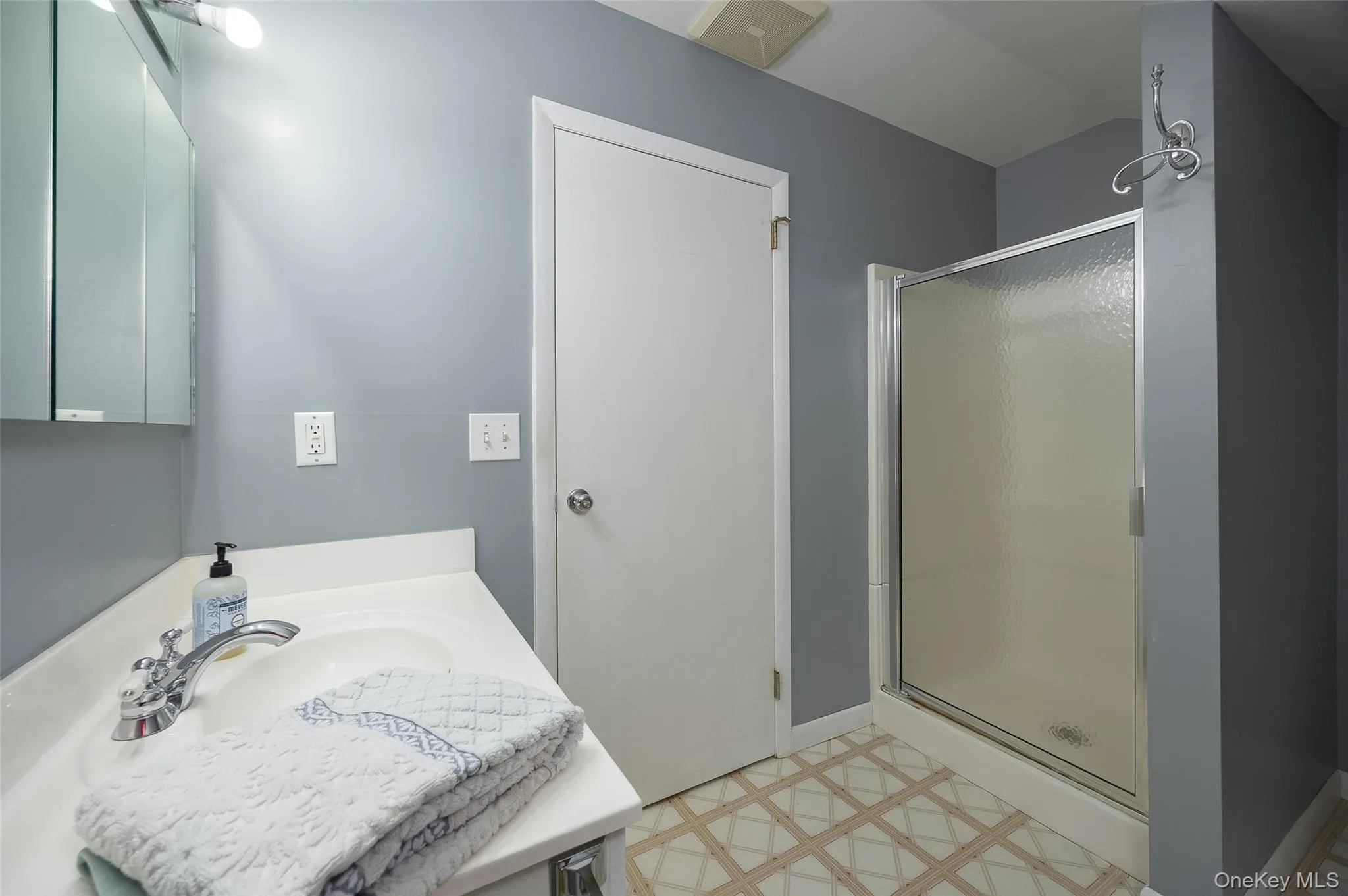 46 Barnard Avenue, Poughkeepsie, NY, 3 Bedrooms Bedrooms, 10 Rooms Rooms,3 BathroomsBathrooms,Residential Lease,For Rent,Barnard,0,1036533 46 Barnard Avenue, Poughkeepsie, NY, 3 Bedrooms Bedrooms, 10 Rooms Rooms,3 BathroomsBathrooms,Residential Lease,For Rent,Barnard,0,1036533