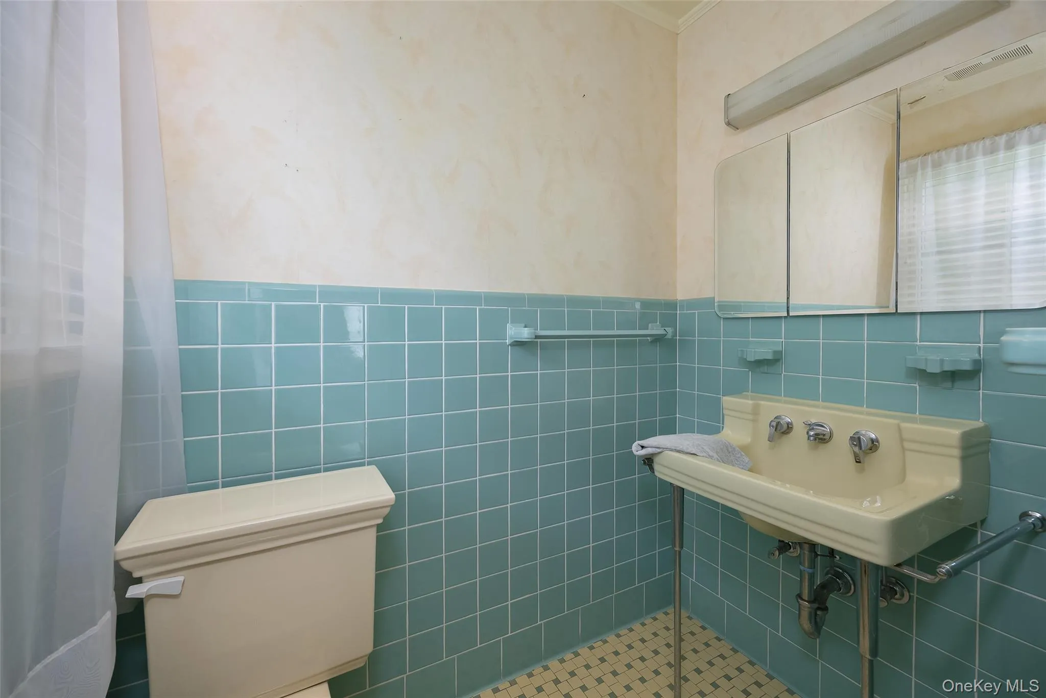46 Barnard Avenue, Poughkeepsie, NY, 3 Bedrooms Bedrooms, 10 Rooms Rooms,3 BathroomsBathrooms,Residential Lease,For Rent,Barnard,0,1036533 46 Barnard Avenue, Poughkeepsie, NY, 3 Bedrooms Bedrooms, 10 Rooms Rooms,3 BathroomsBathrooms,Residential Lease,For Rent,Barnard,0,1036533
